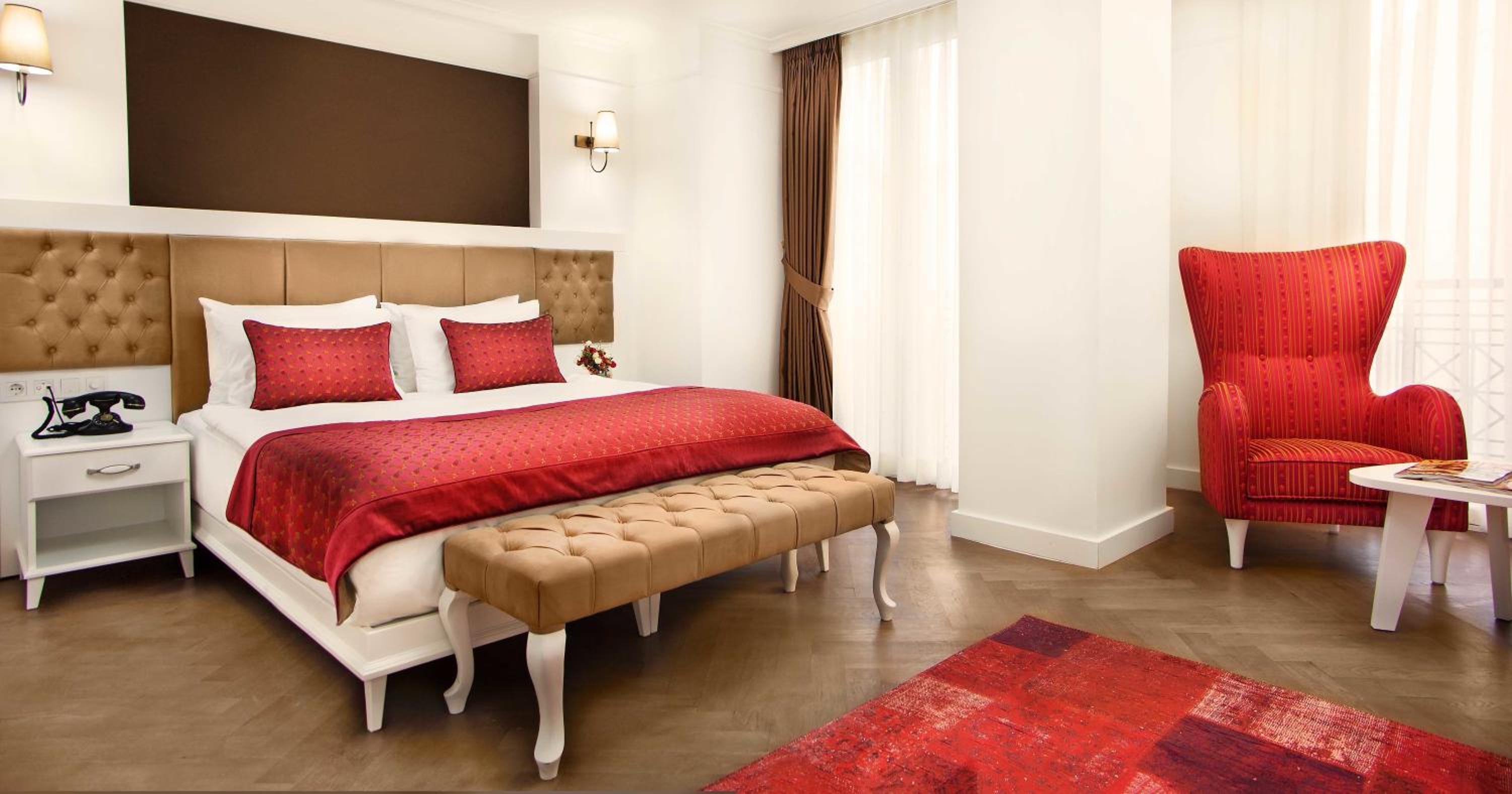 Deluxe Suite photo 2