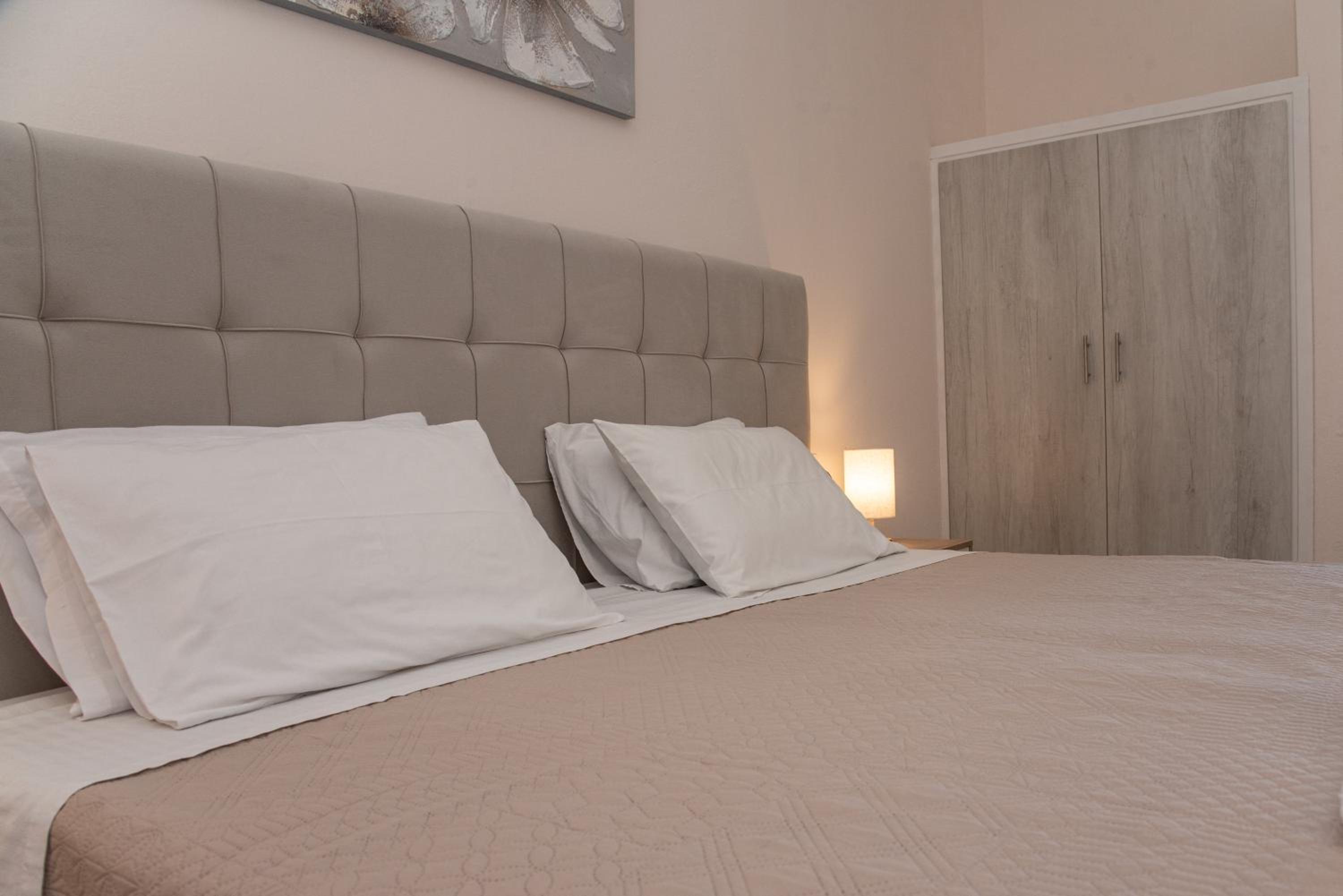 Deluxe Double or Twin Room with Balcony photo 3