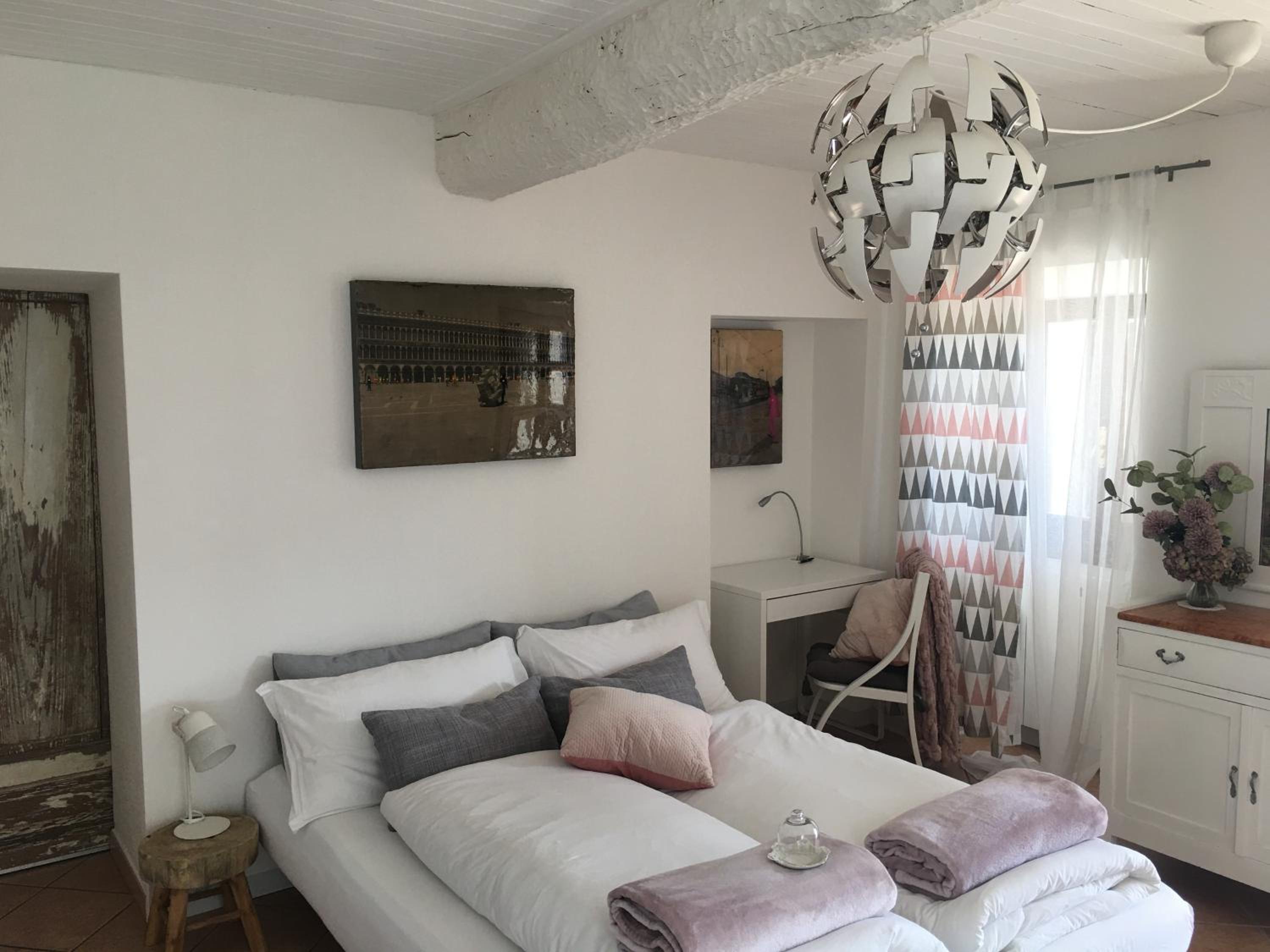 Deluxe Double Room with Terrace and Lake View