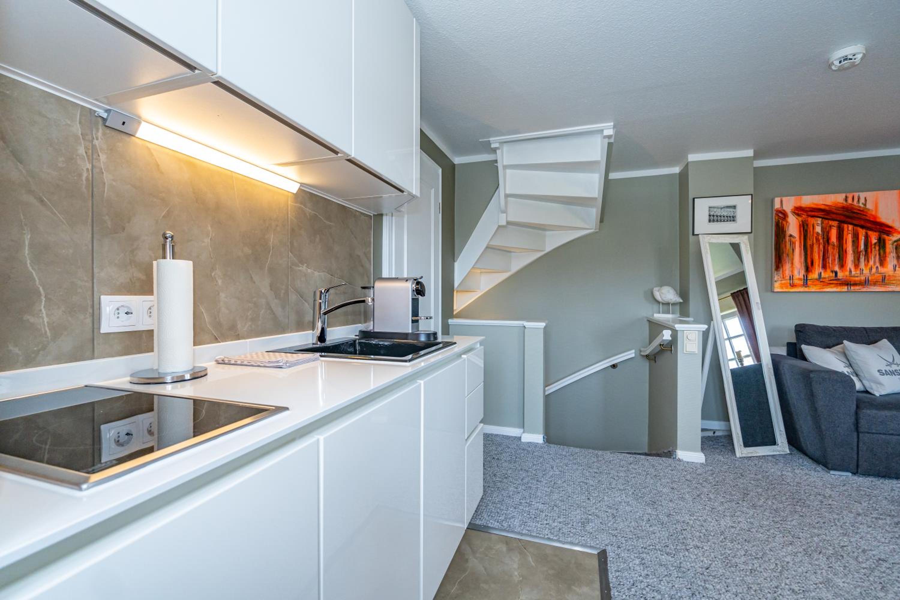 One-Bedroom Apartment - Photo 11