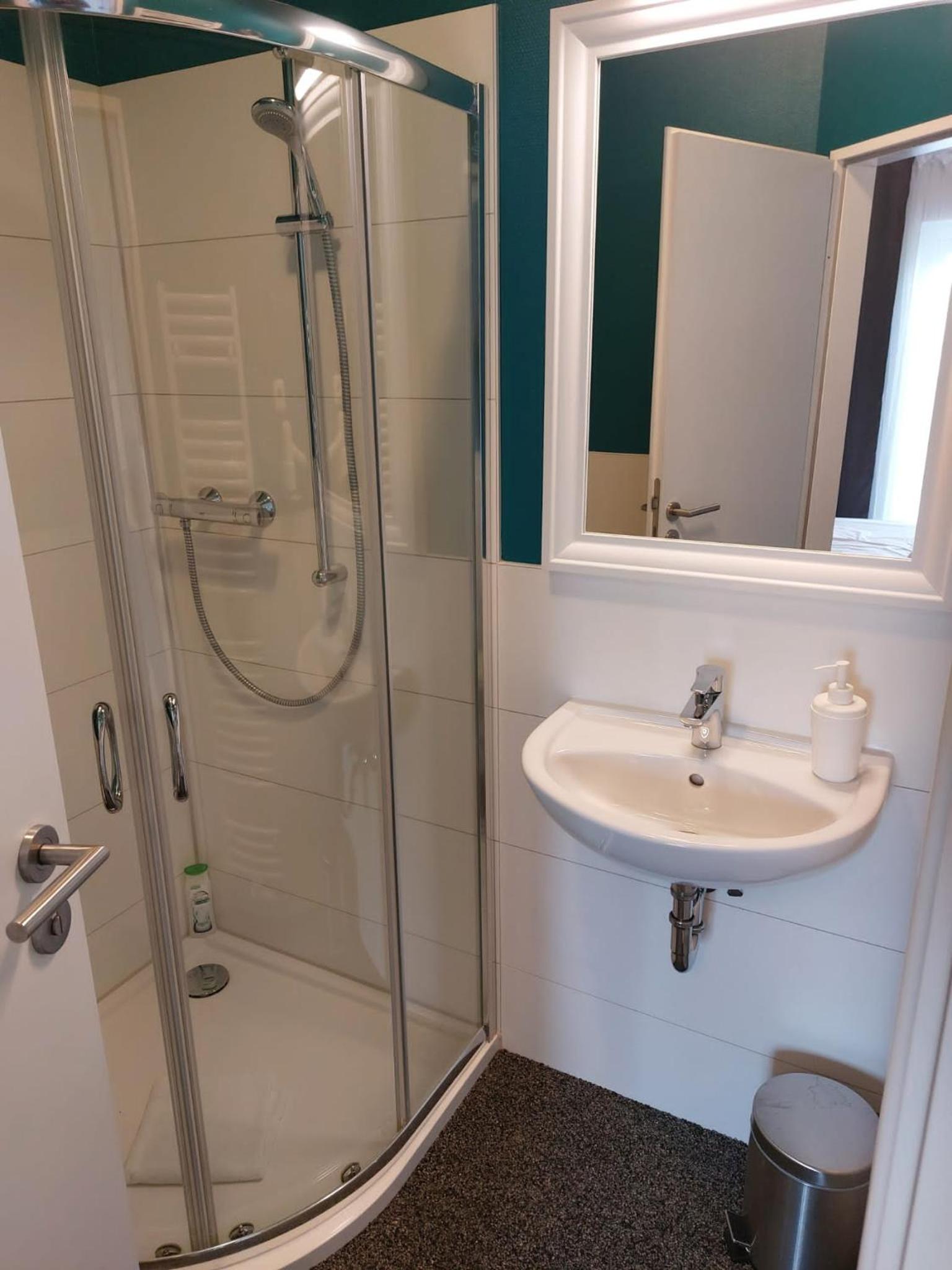 Budget Double Room photo 3