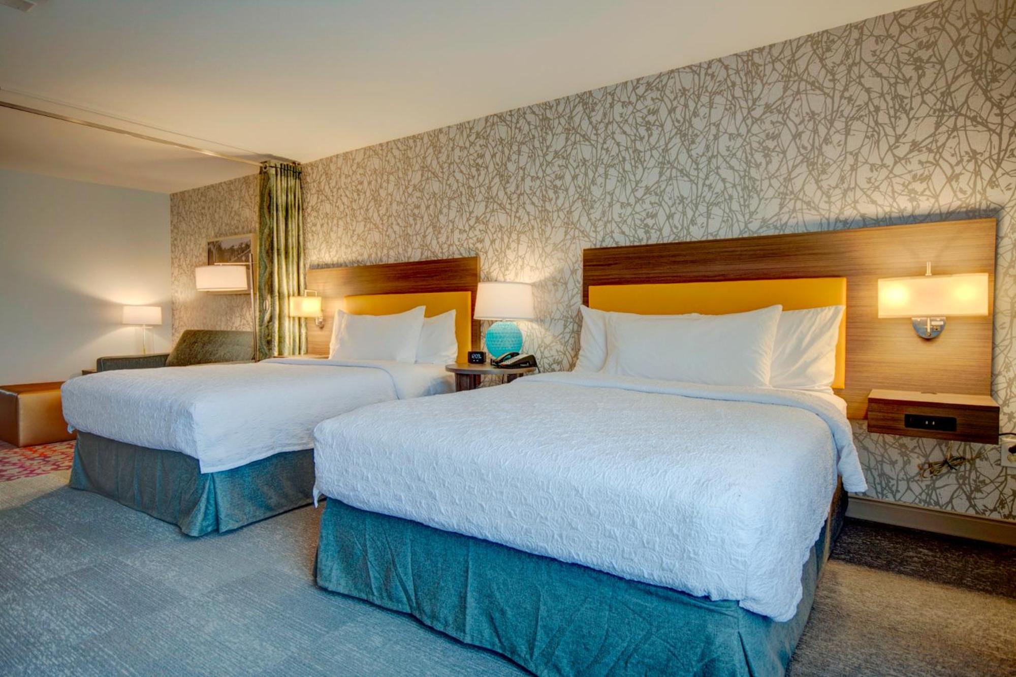 Studio Suite with Two Queen Beds - Photo 11