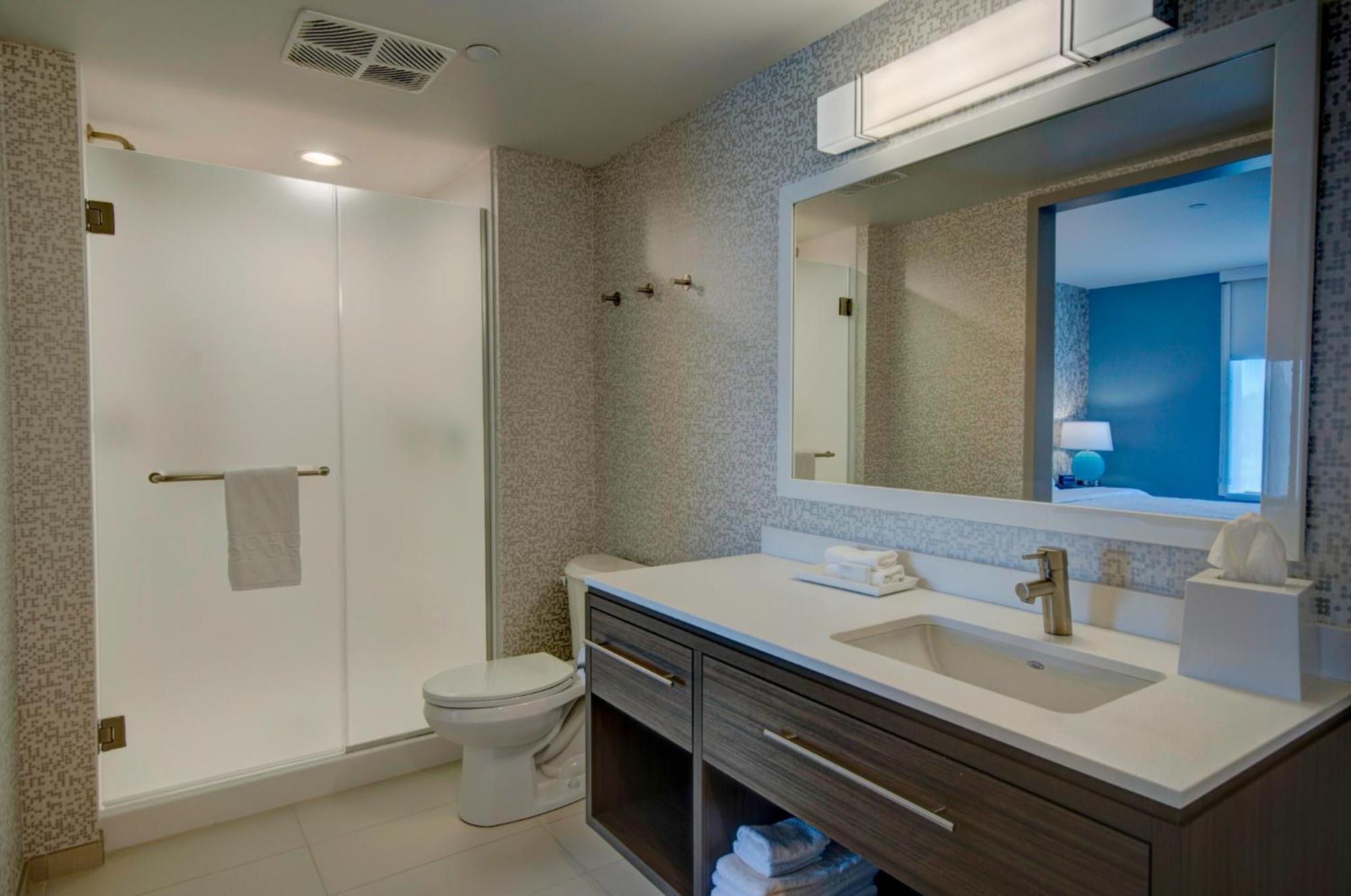 Queen Suite - Photo 9