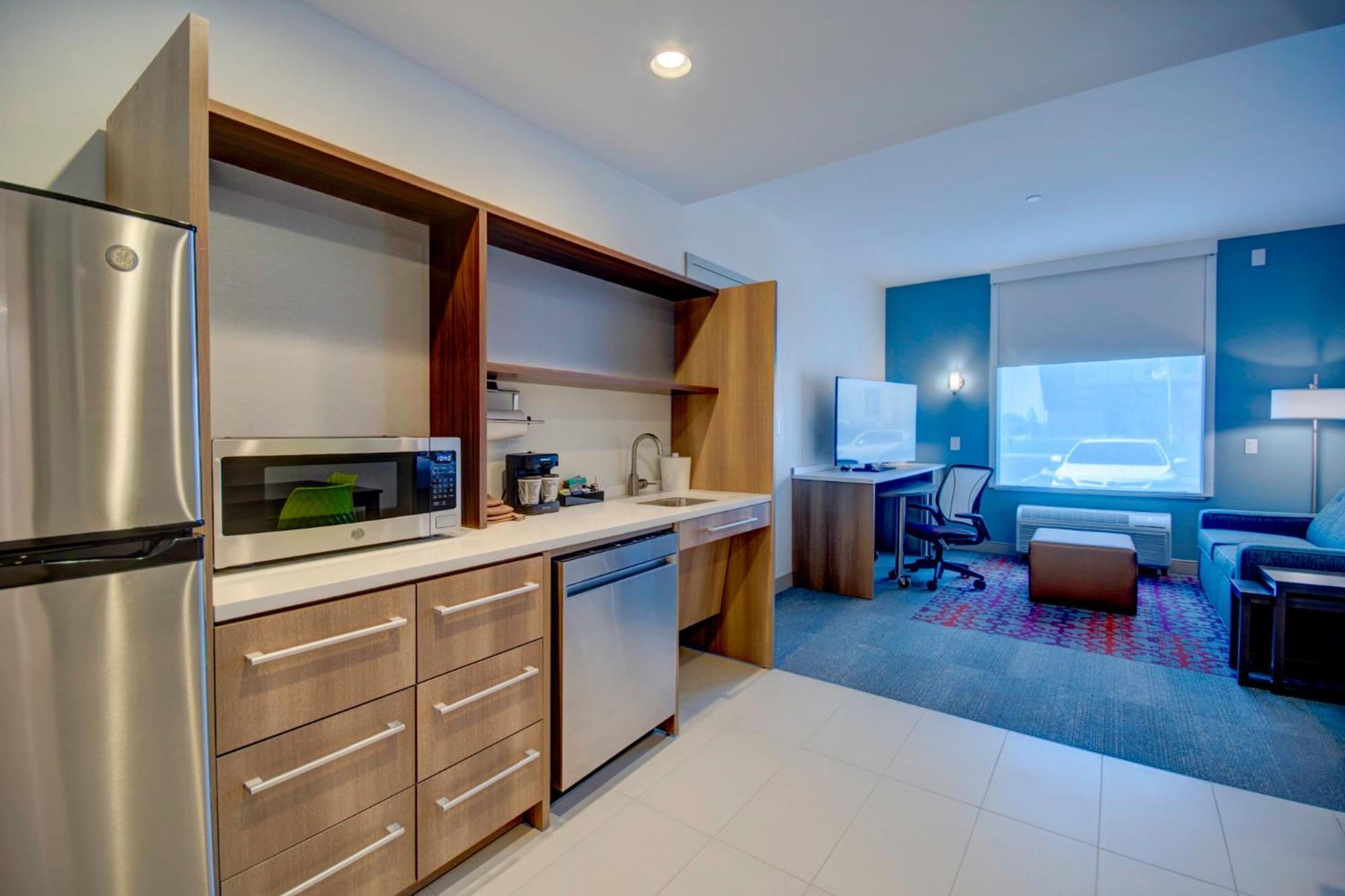 Queen Suite - Photo 6
