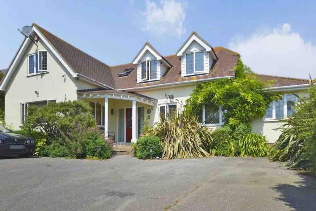 Villa photo 2