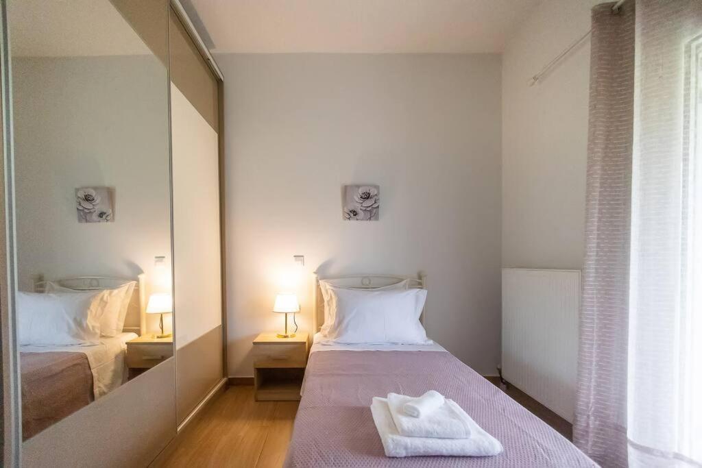 Three-Bedroom House photo 2