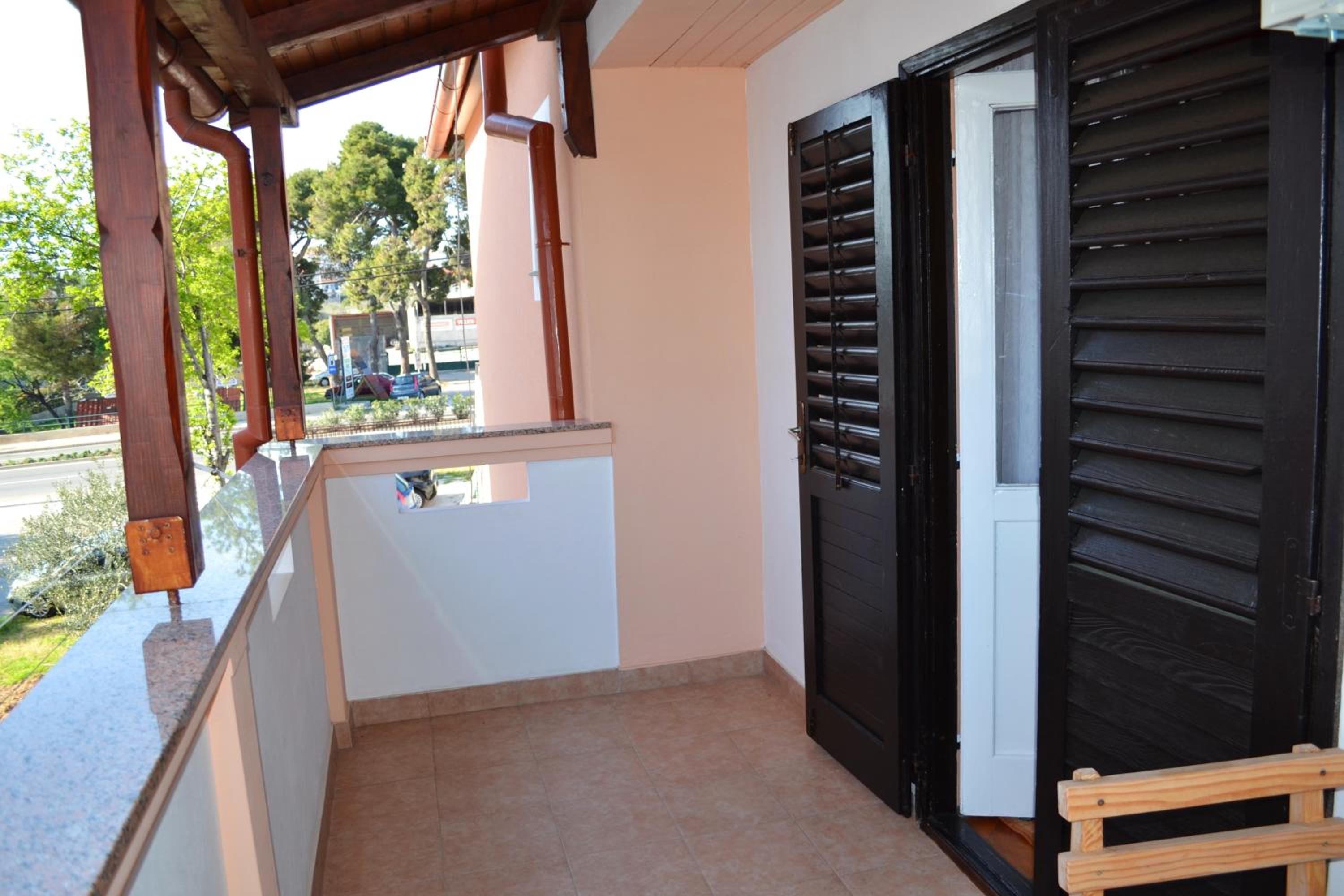 Double Room with Private Bathroom - Photo 14