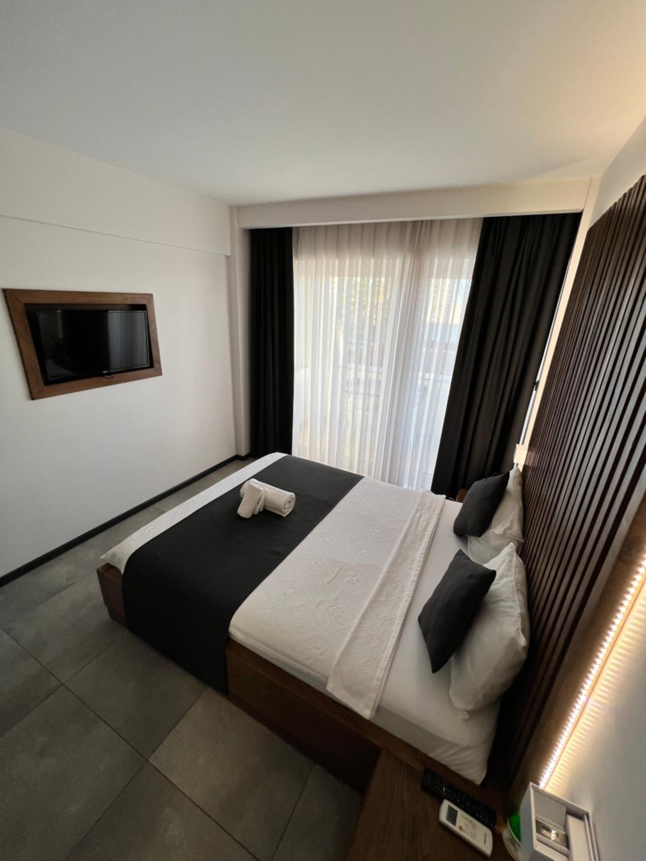 Deluxe Double Room - Photo 1