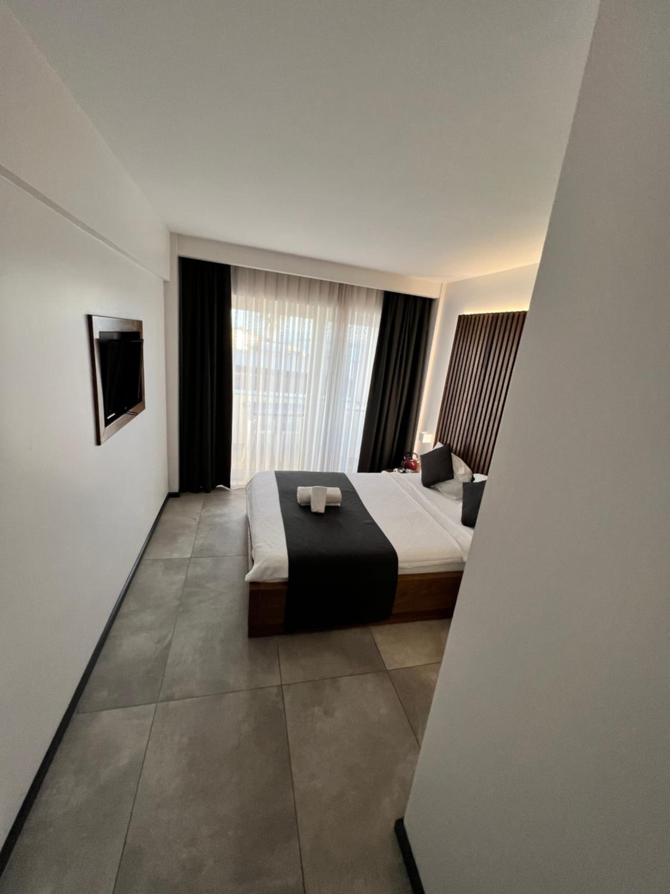 Deluxe Double Room - Photo 16