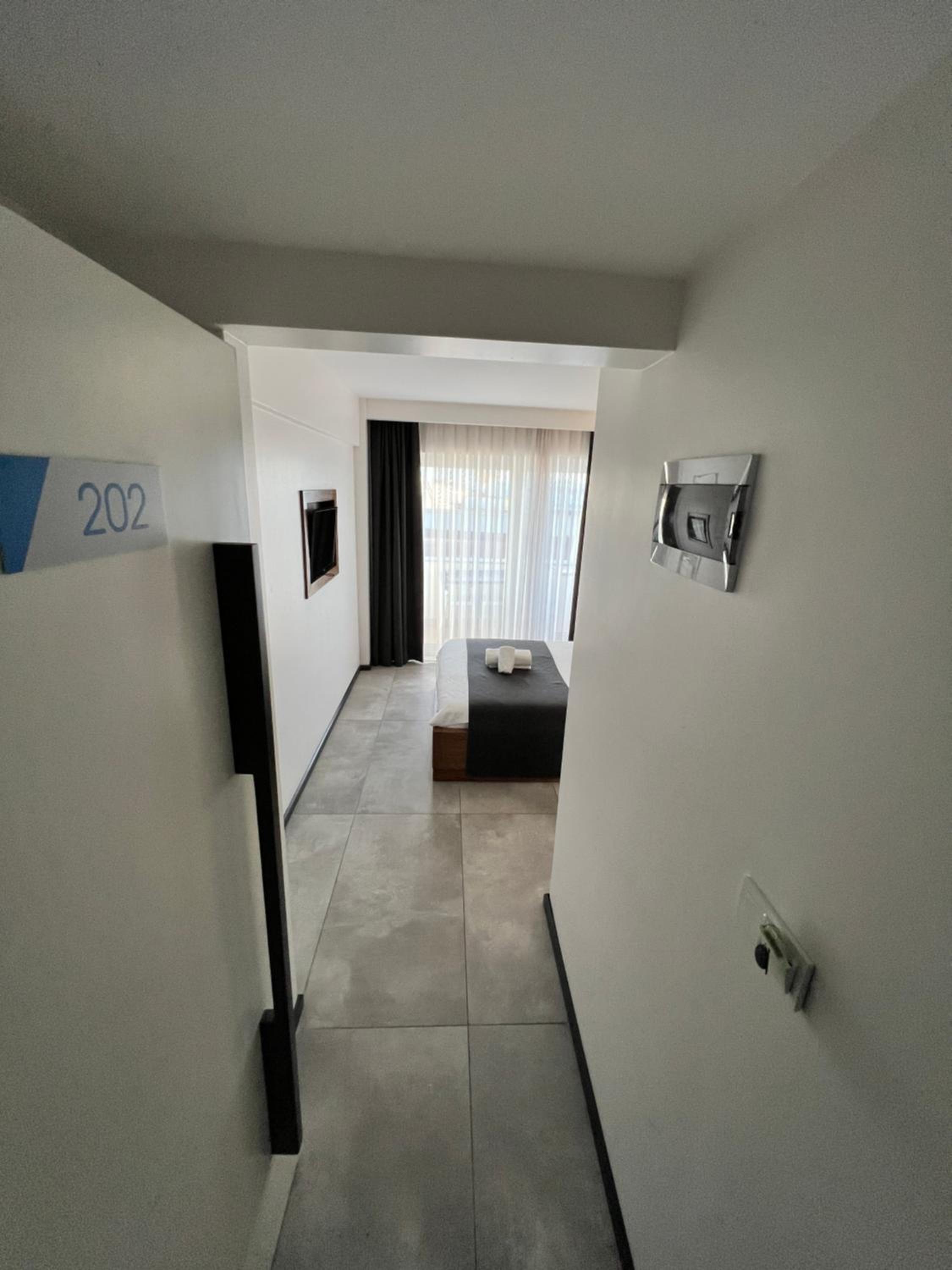 Deluxe Double Room - Photo 15