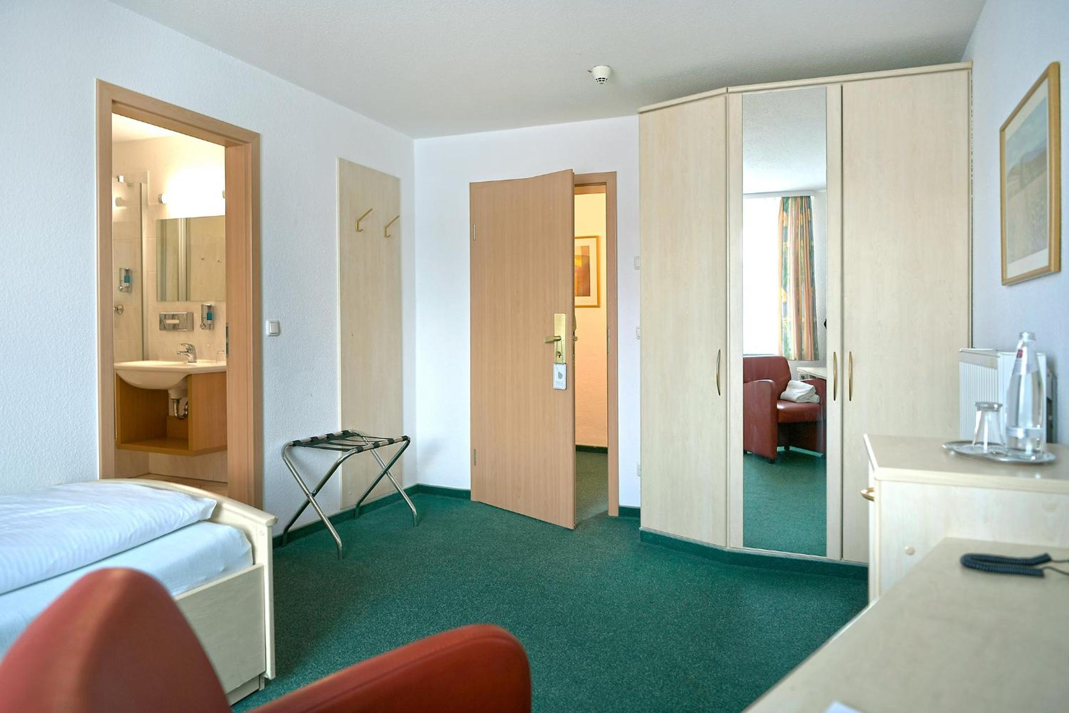 Single Room photo 2