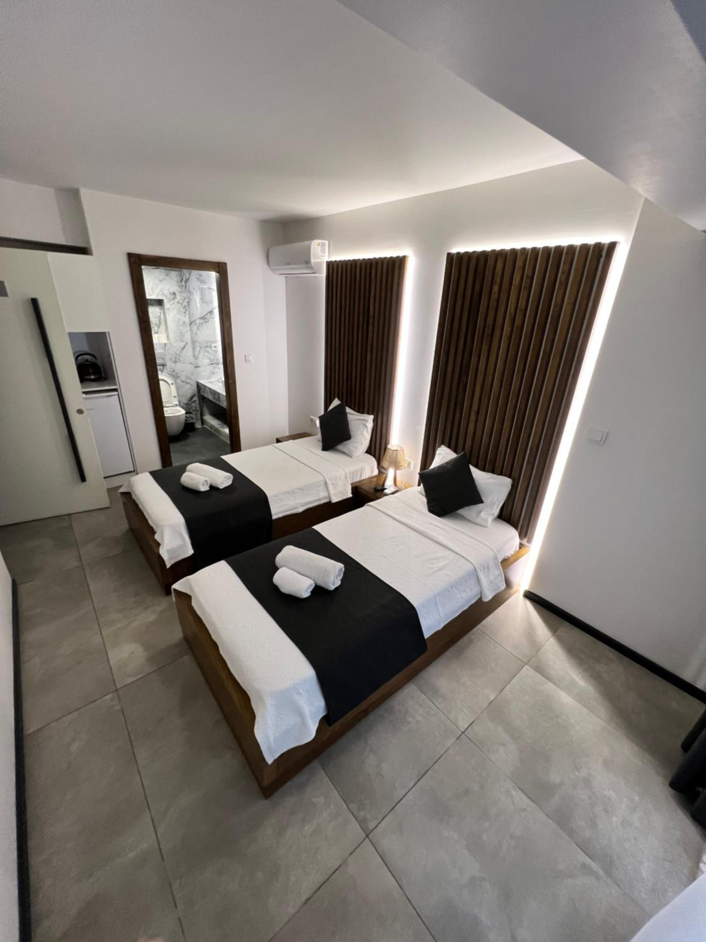Deluxe Double Room - Photo 18
