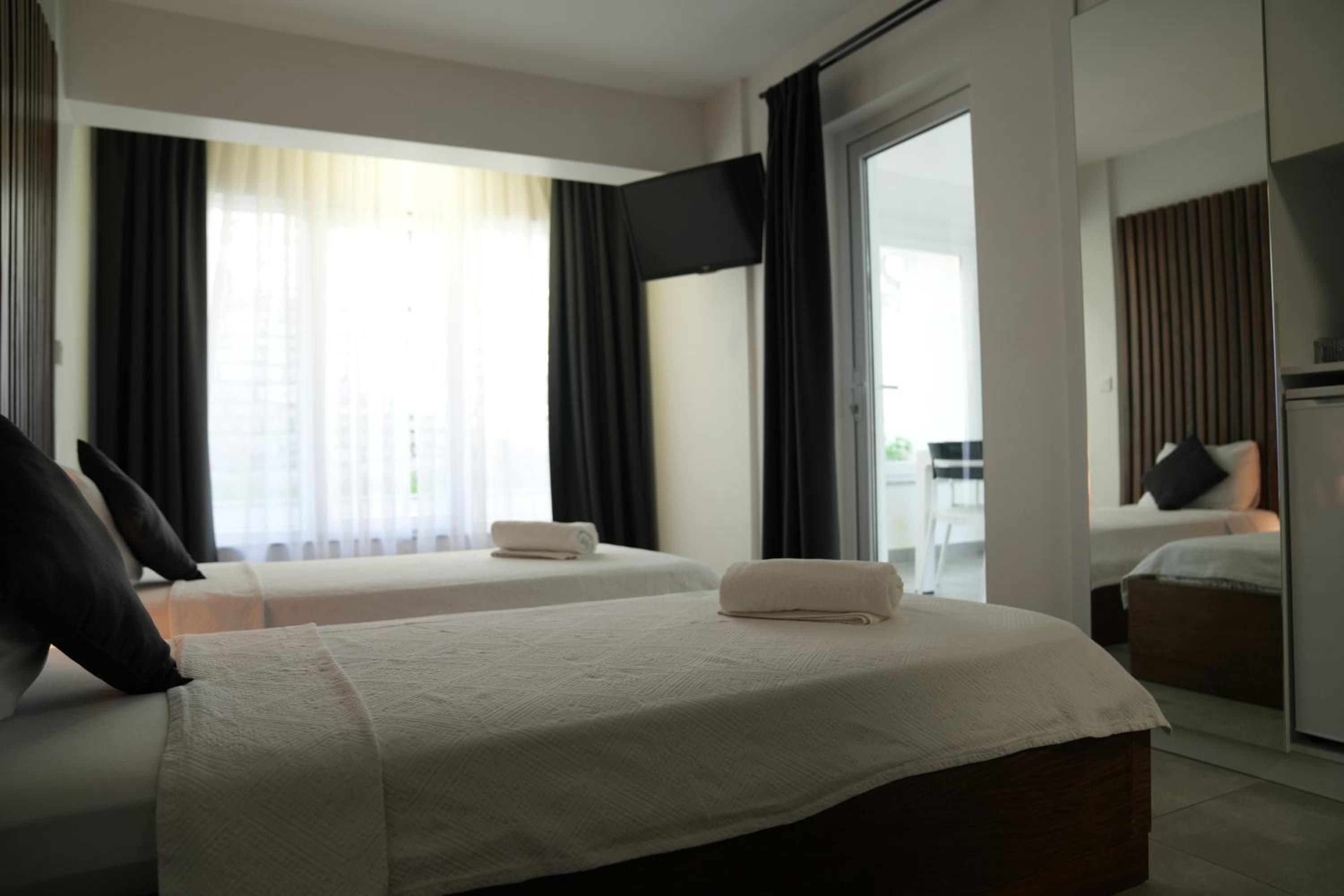 Deluxe Double Room - Photo 4