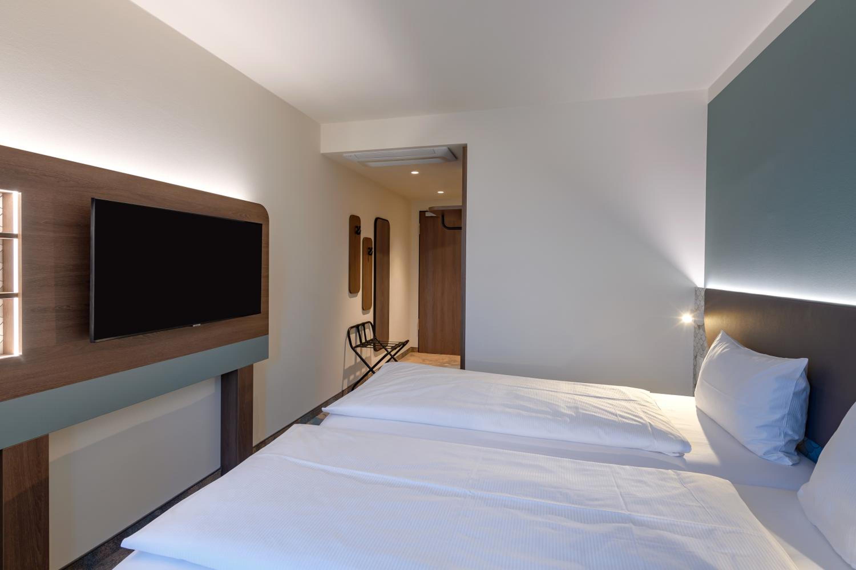 Modern Comfort Twin Room