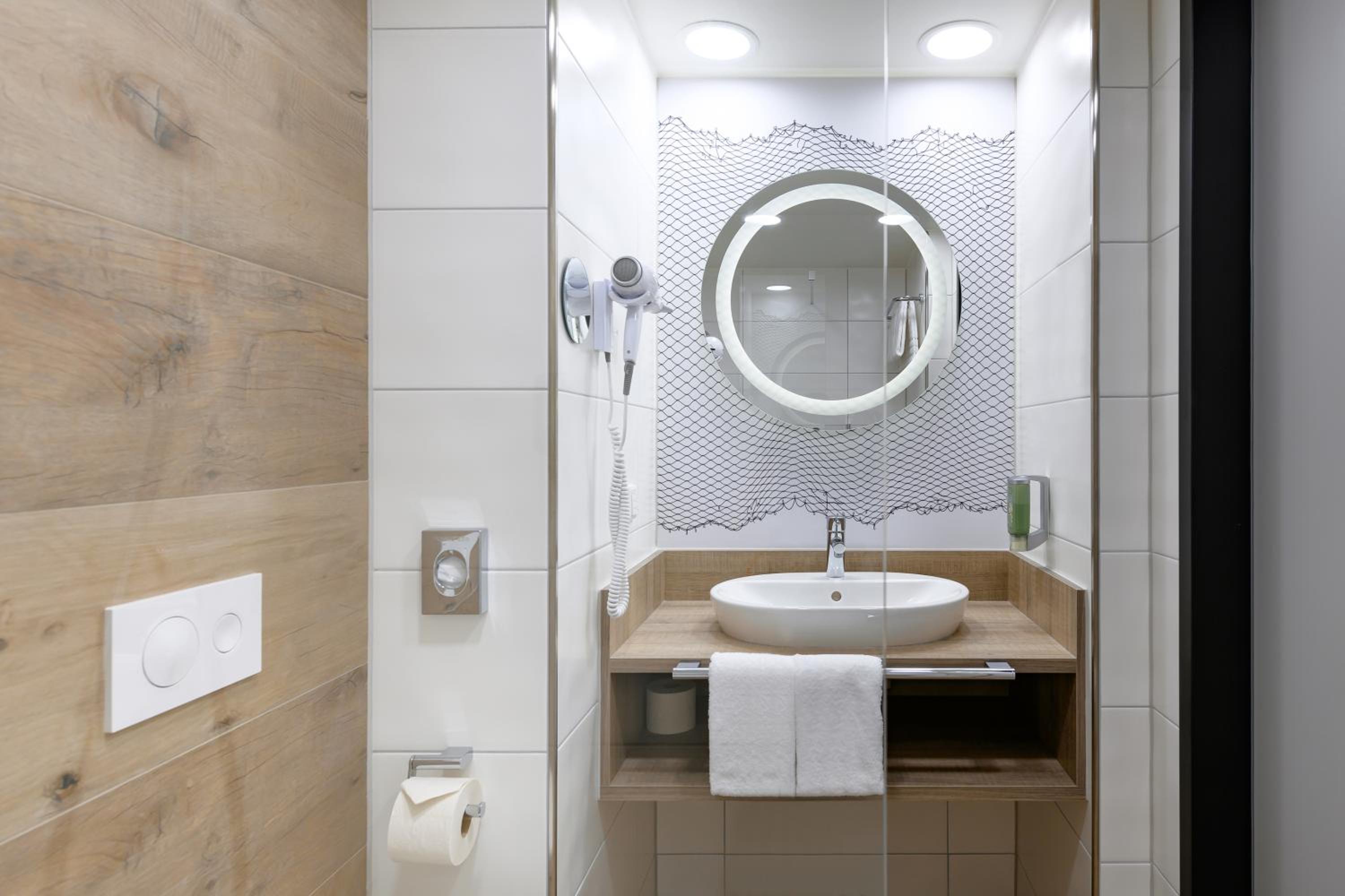 Modern Comfort Twin Room