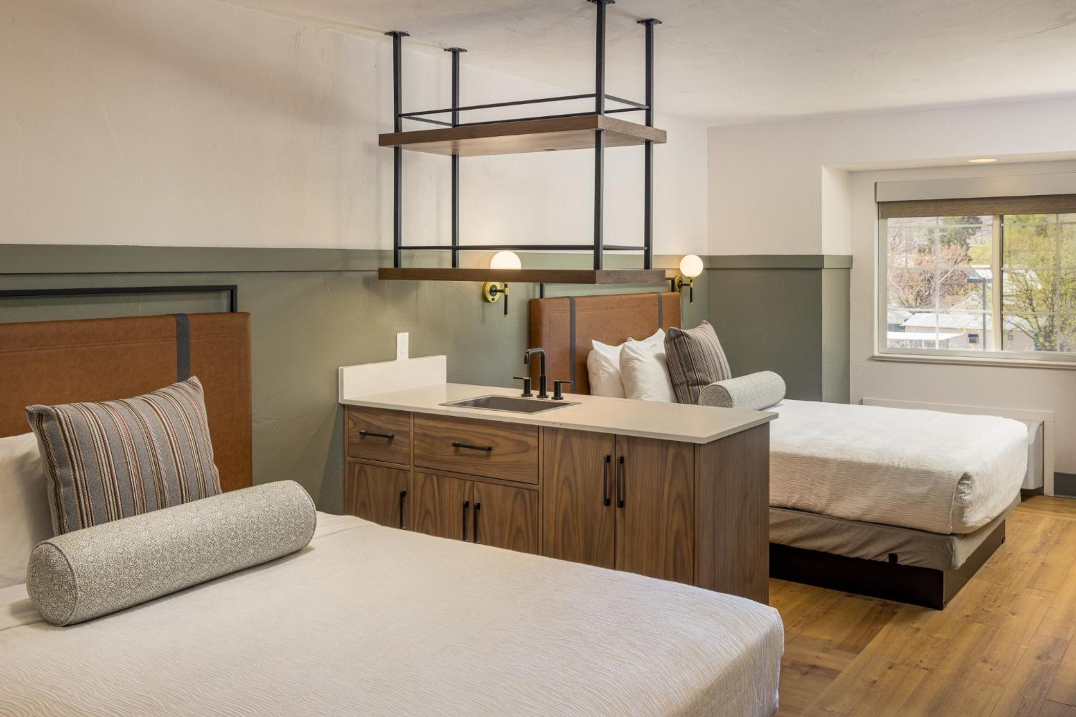 Junior Suite Two Queen beds photo 1