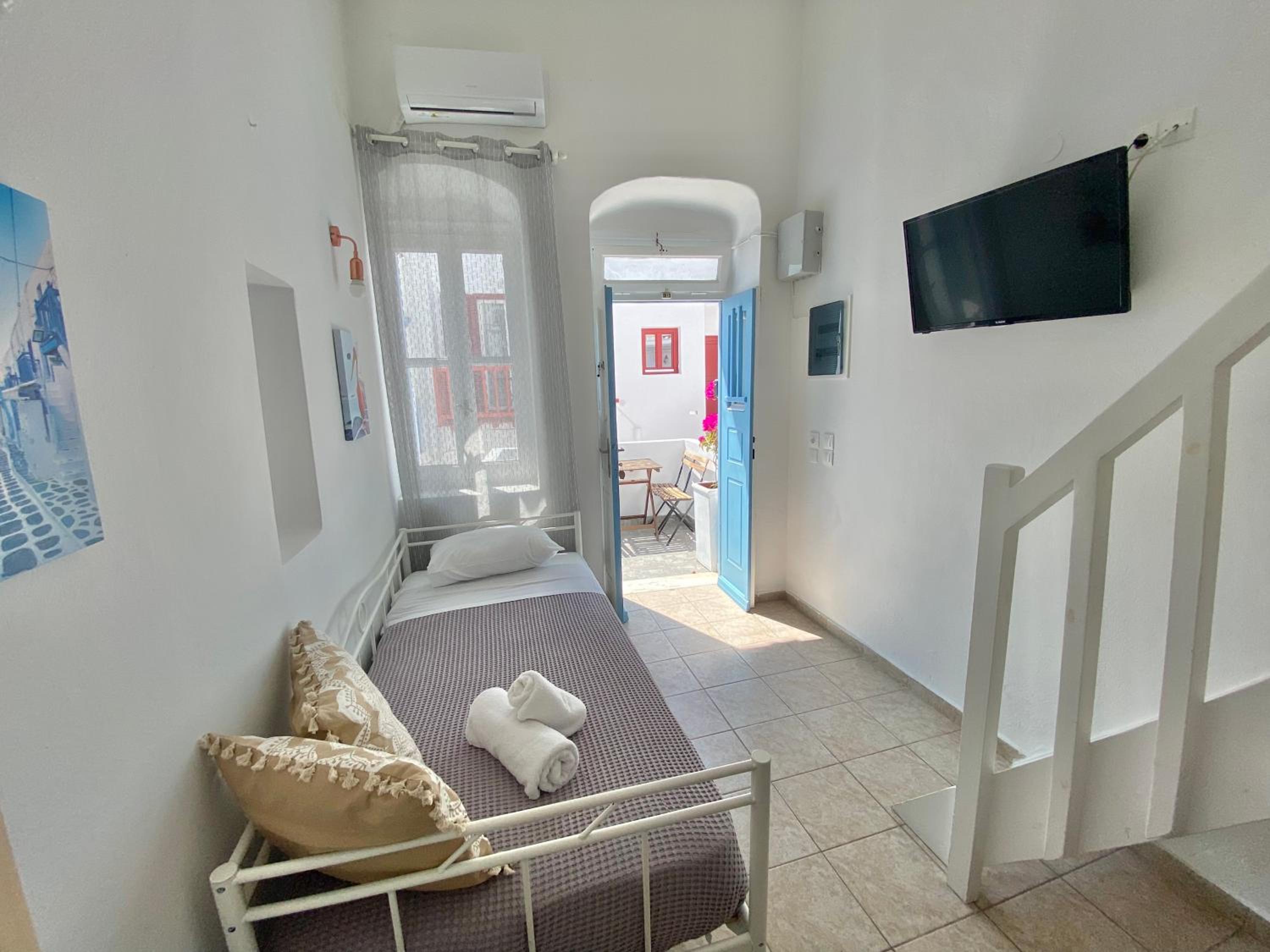One-Bedroom Apartment - Photo 7