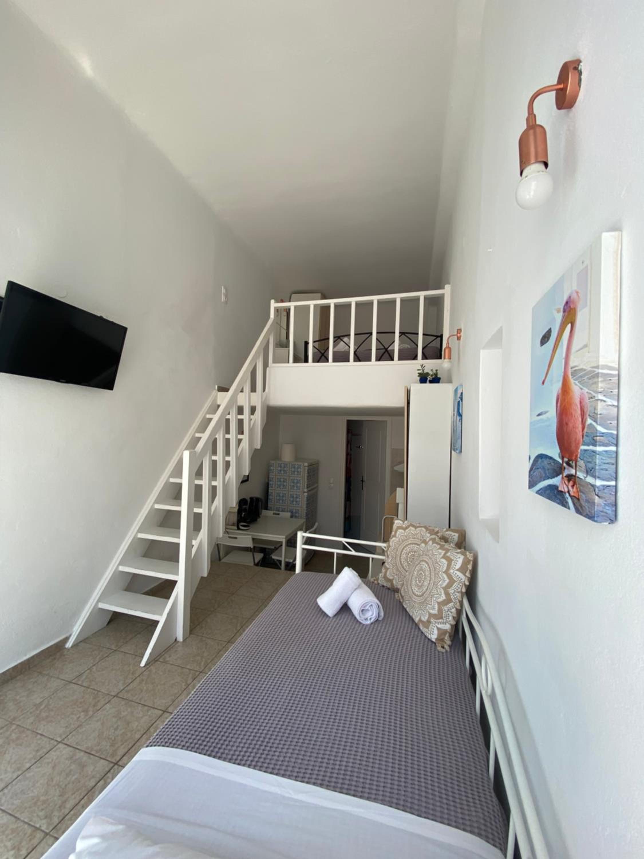 One-Bedroom Apartment - Photo 1
