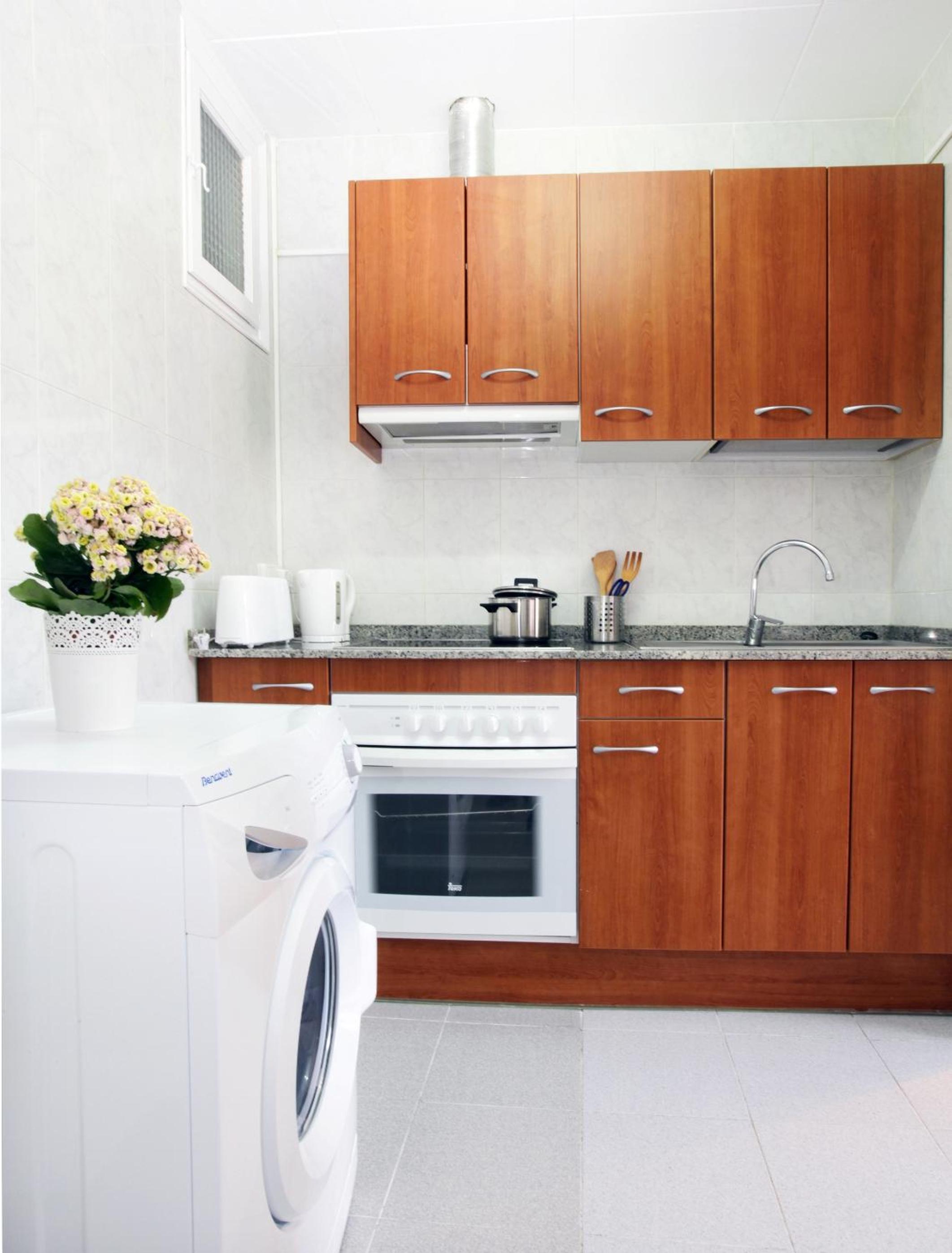 One-Bedroom Apartment with City View photo 3