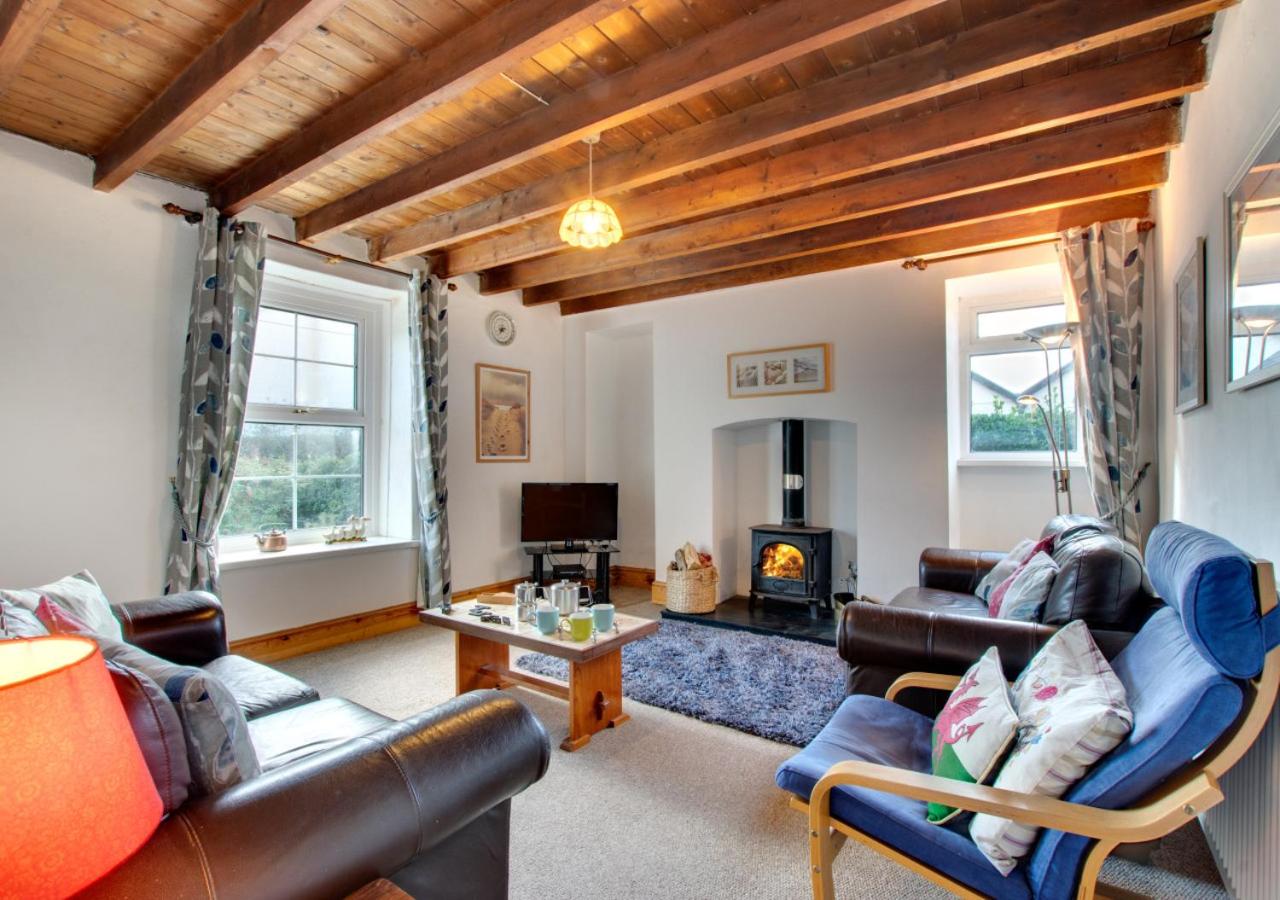 Three-Bedroom House photo 2