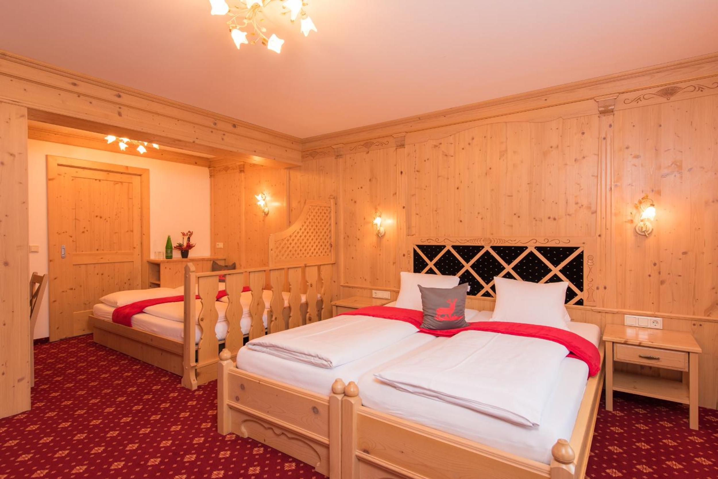 Suite - Photo 1