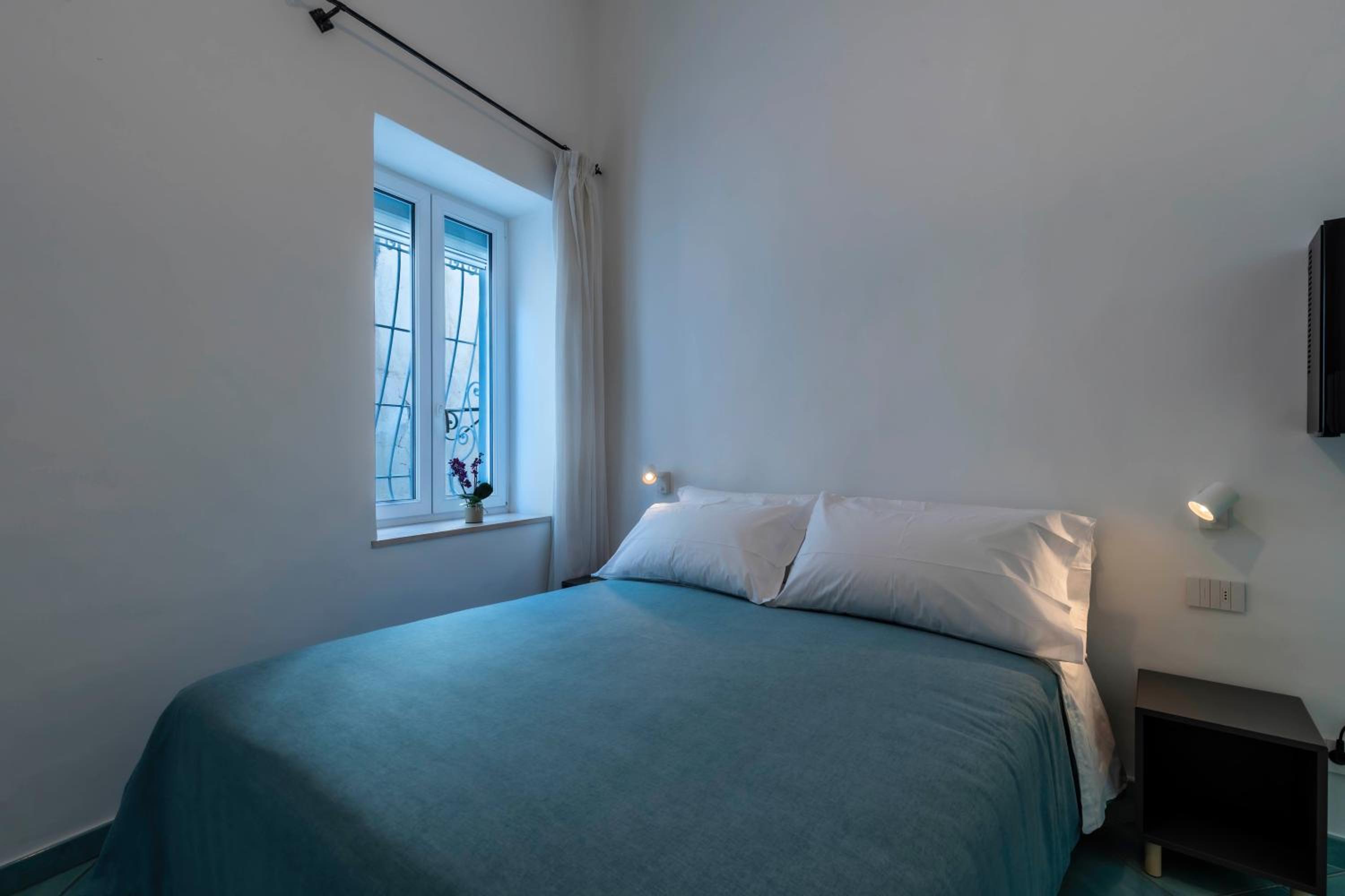 Basic Double Room photo 3