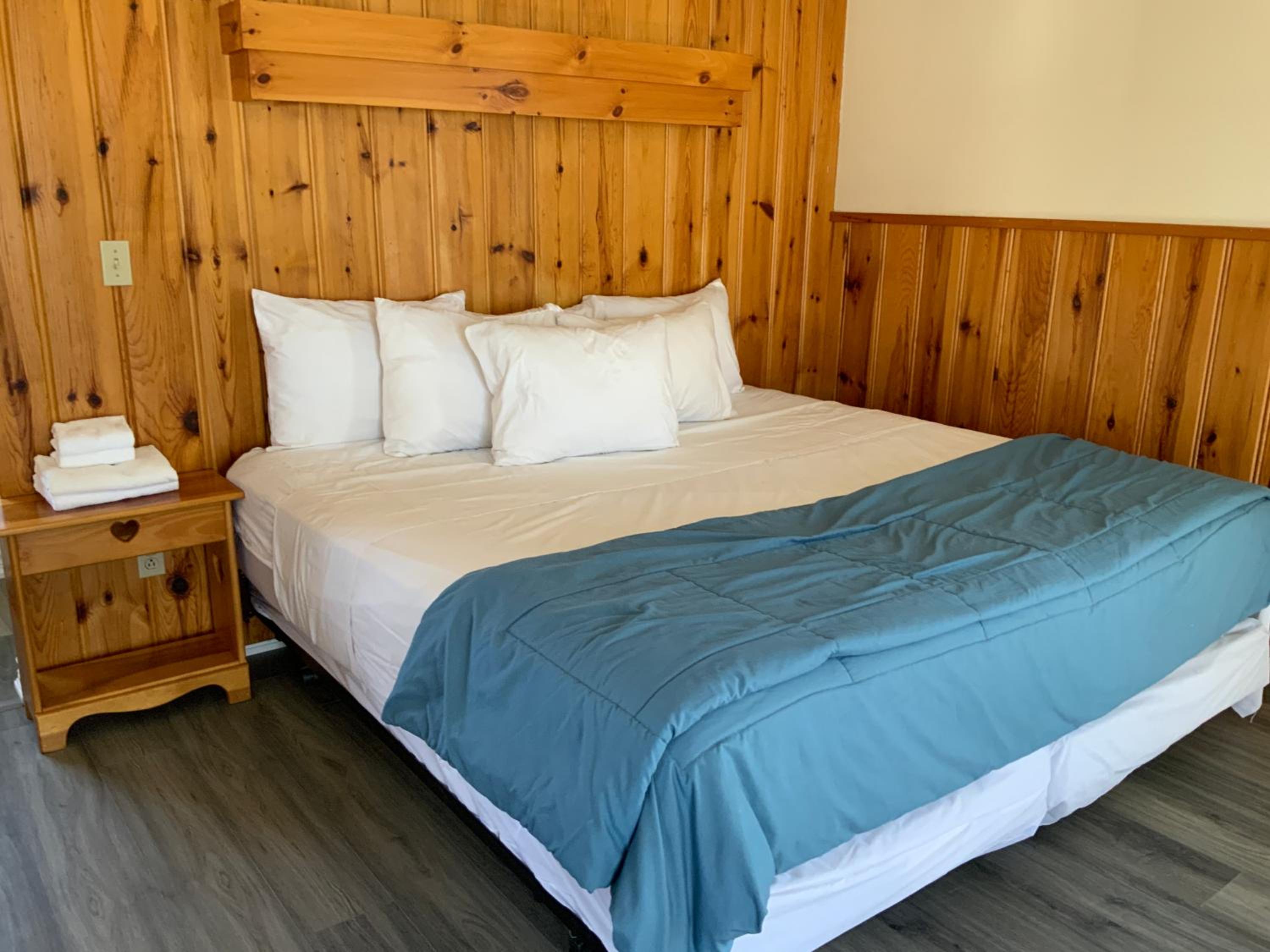 One Bedroom Cottage - Honeymoon photo 3