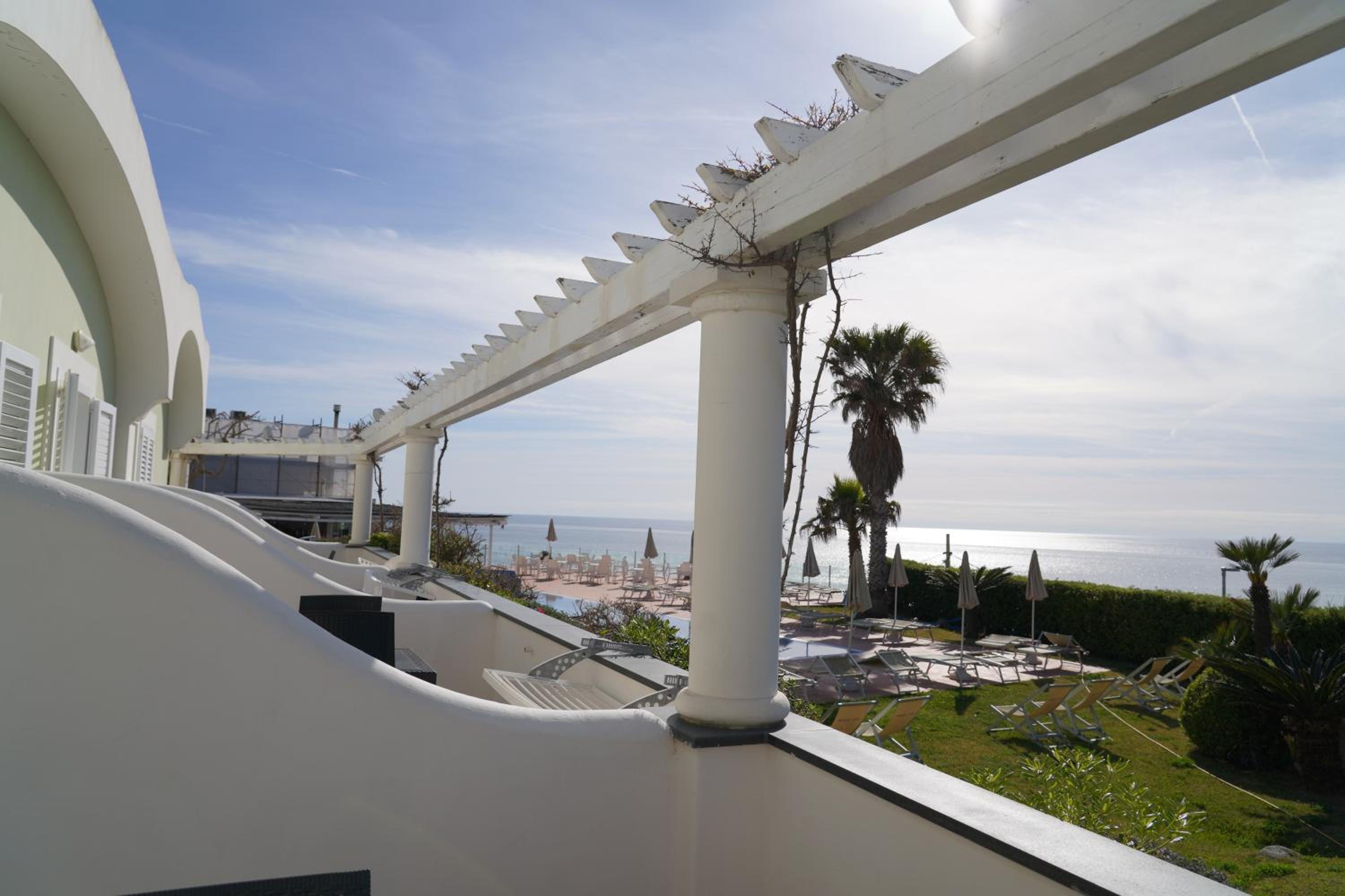 Superior Double or Twin Room with Sea View photo 2