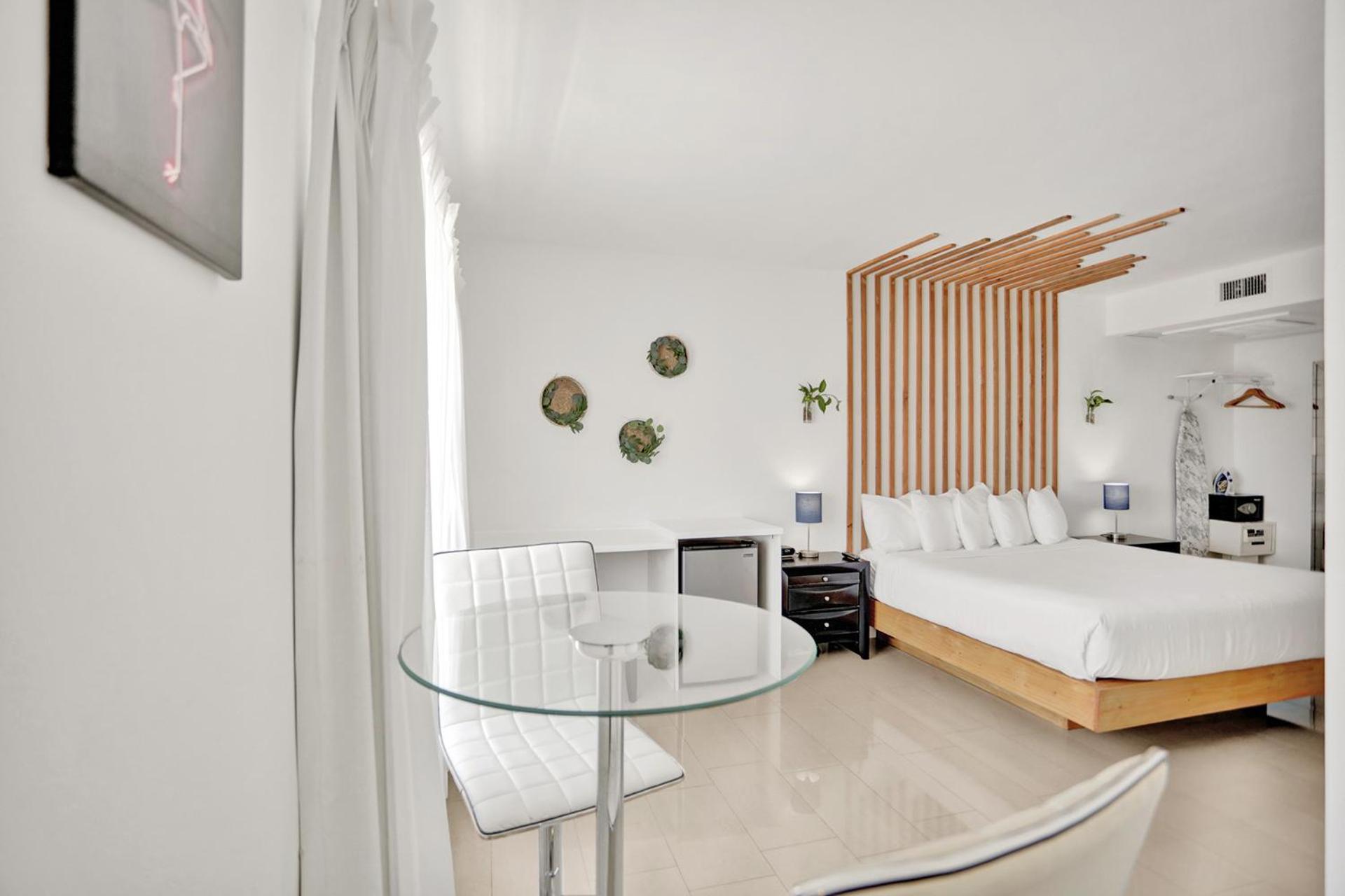 Deluxe King Studio ADA with Kitchen