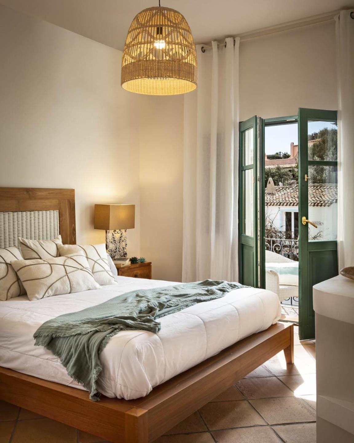 Deluxe Double Room with Balcony and Sea View photo 2