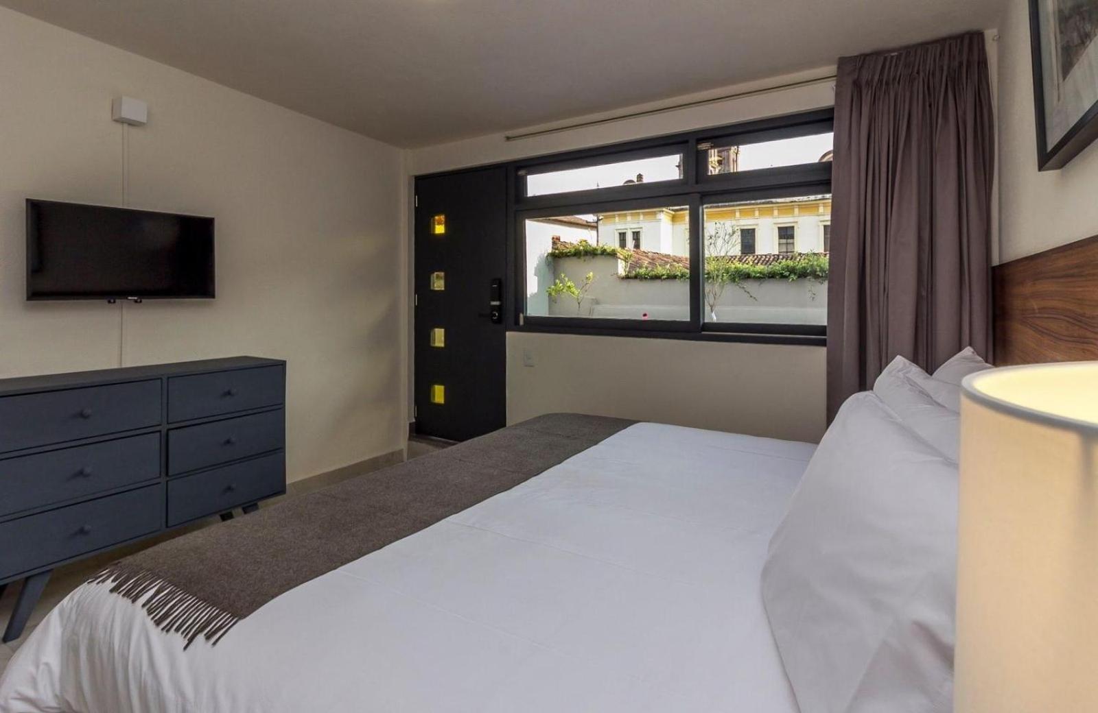 Deluxe Queen Room - Photo 3