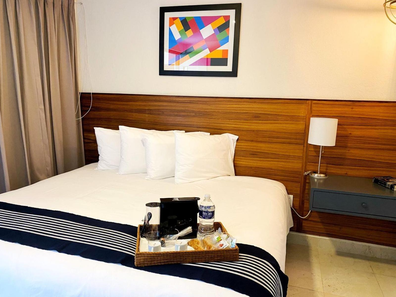 Deluxe Queen Room - Photo 1