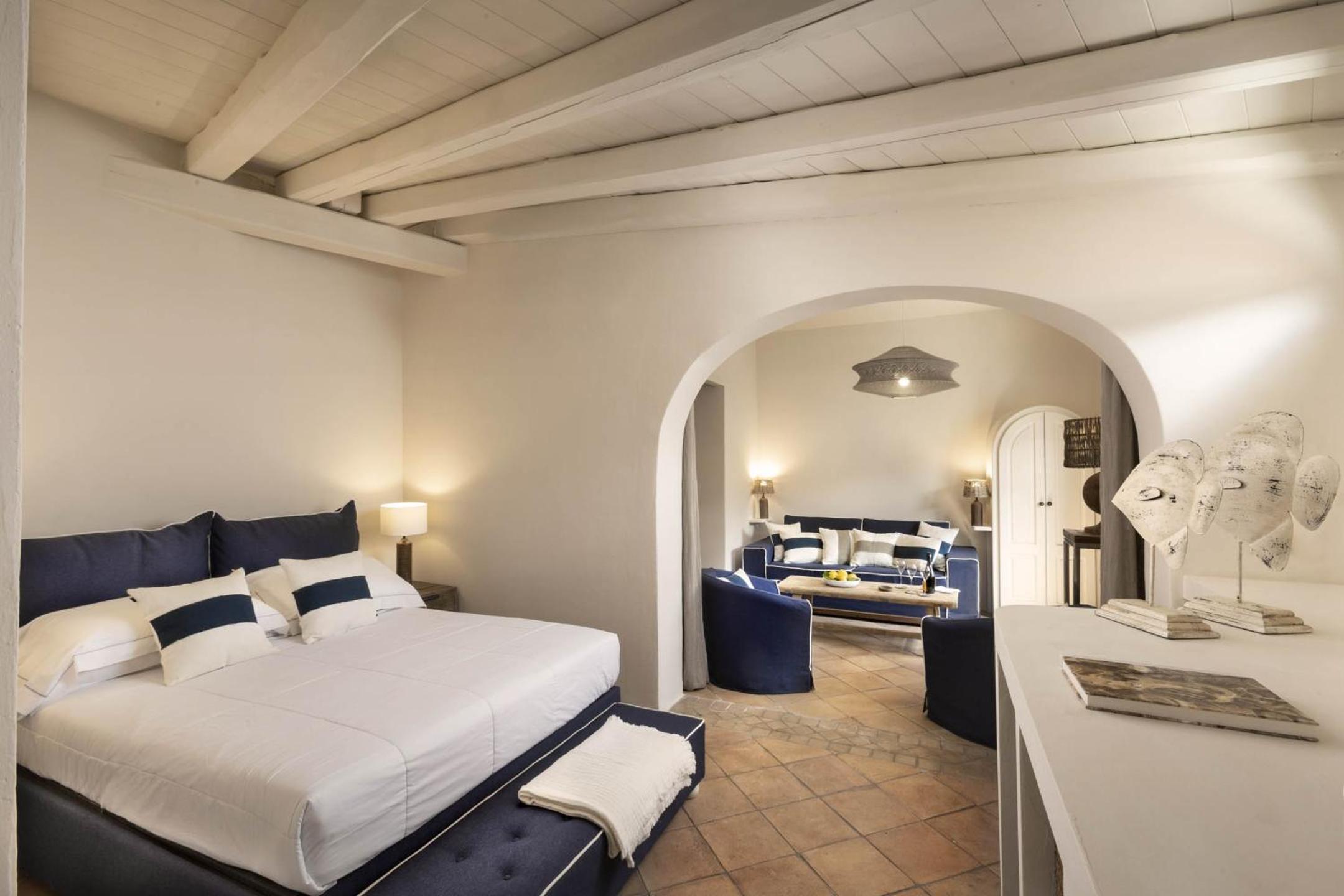 Suite with Balcony and Sea View photo 2