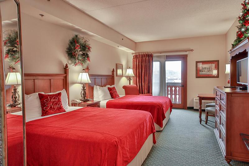 Queen Room with Balcony photo 3