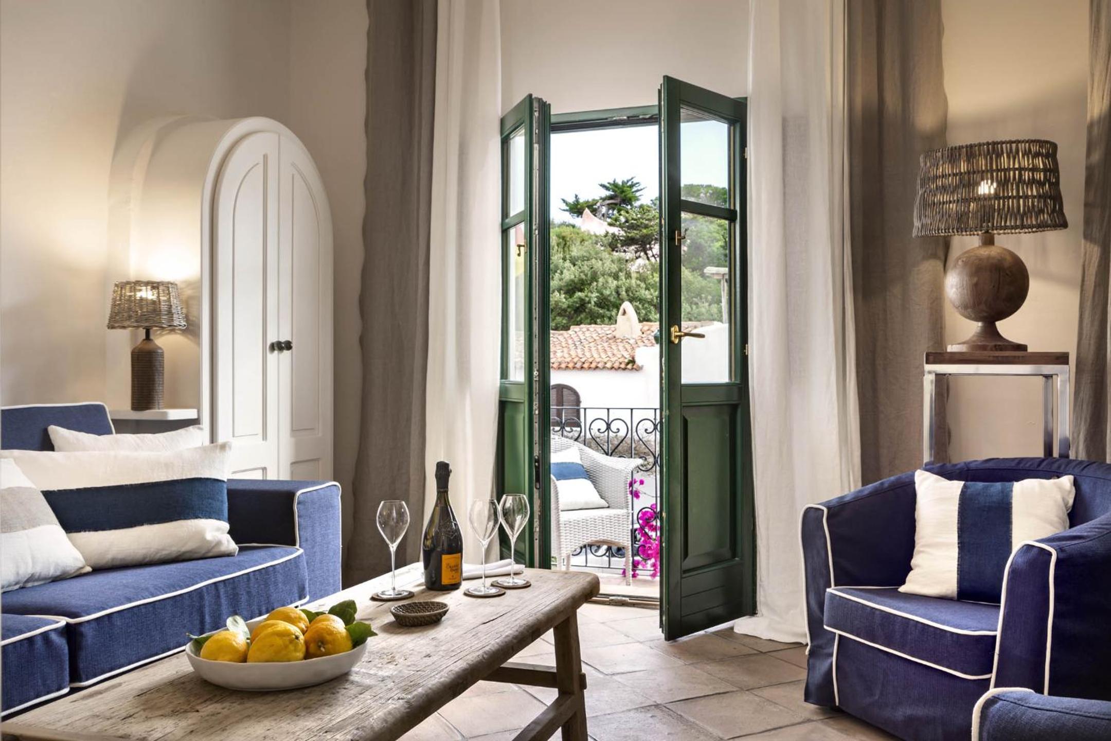 Suite with Balcony and Sea View photo 3