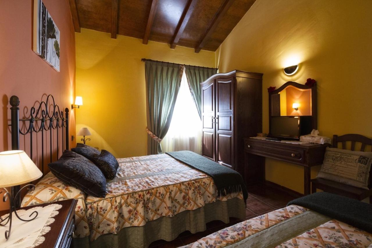 Double Room with Extra Bed - Photo 3
