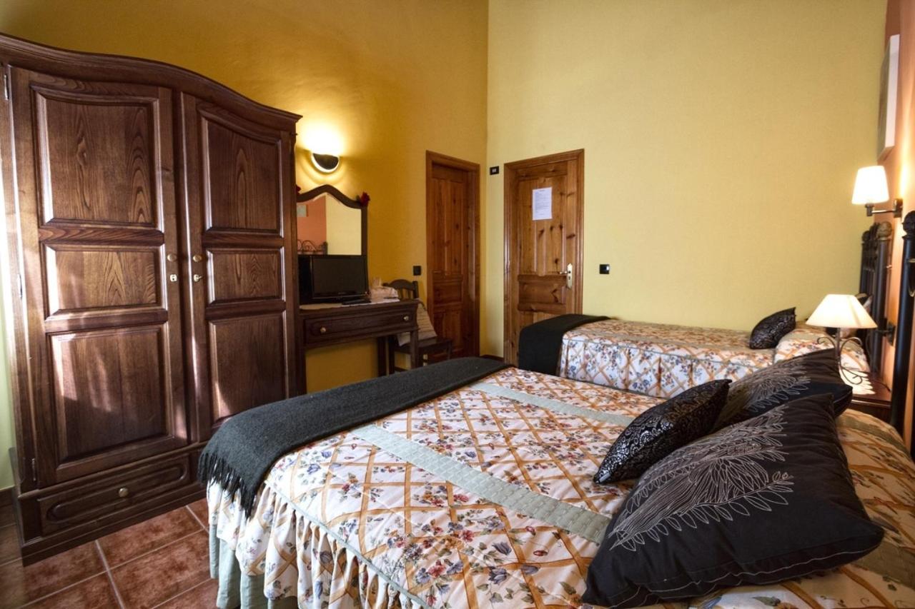 Double Room with Extra Bed - Photo 6