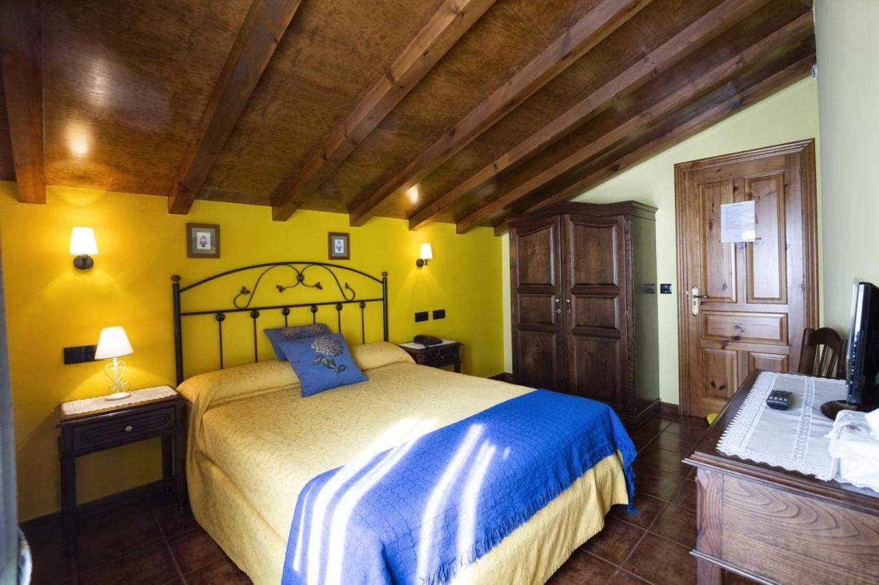 Double or Twin Room - Photo 14