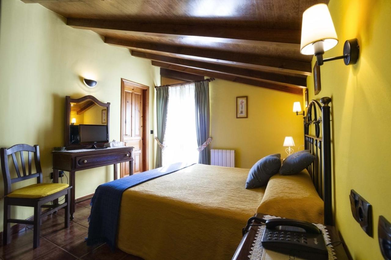 Double or Twin Room - Photo 13