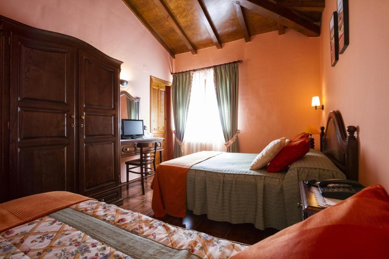 Double Room with Extra Bed - Photo 2