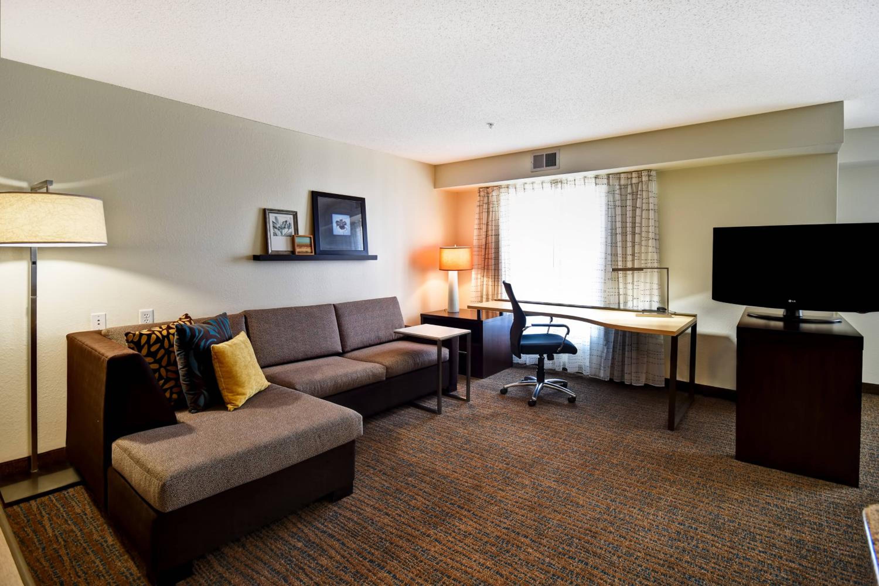 Deluxe King Room - Photo 1