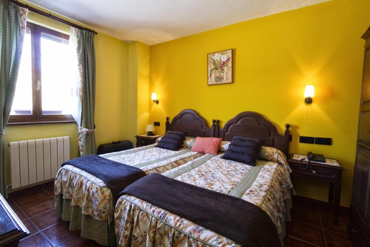 Double or Twin Room - Photo 9