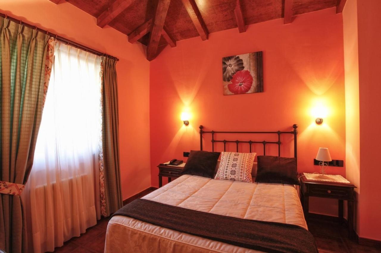 Double or Twin Room - Photo 6