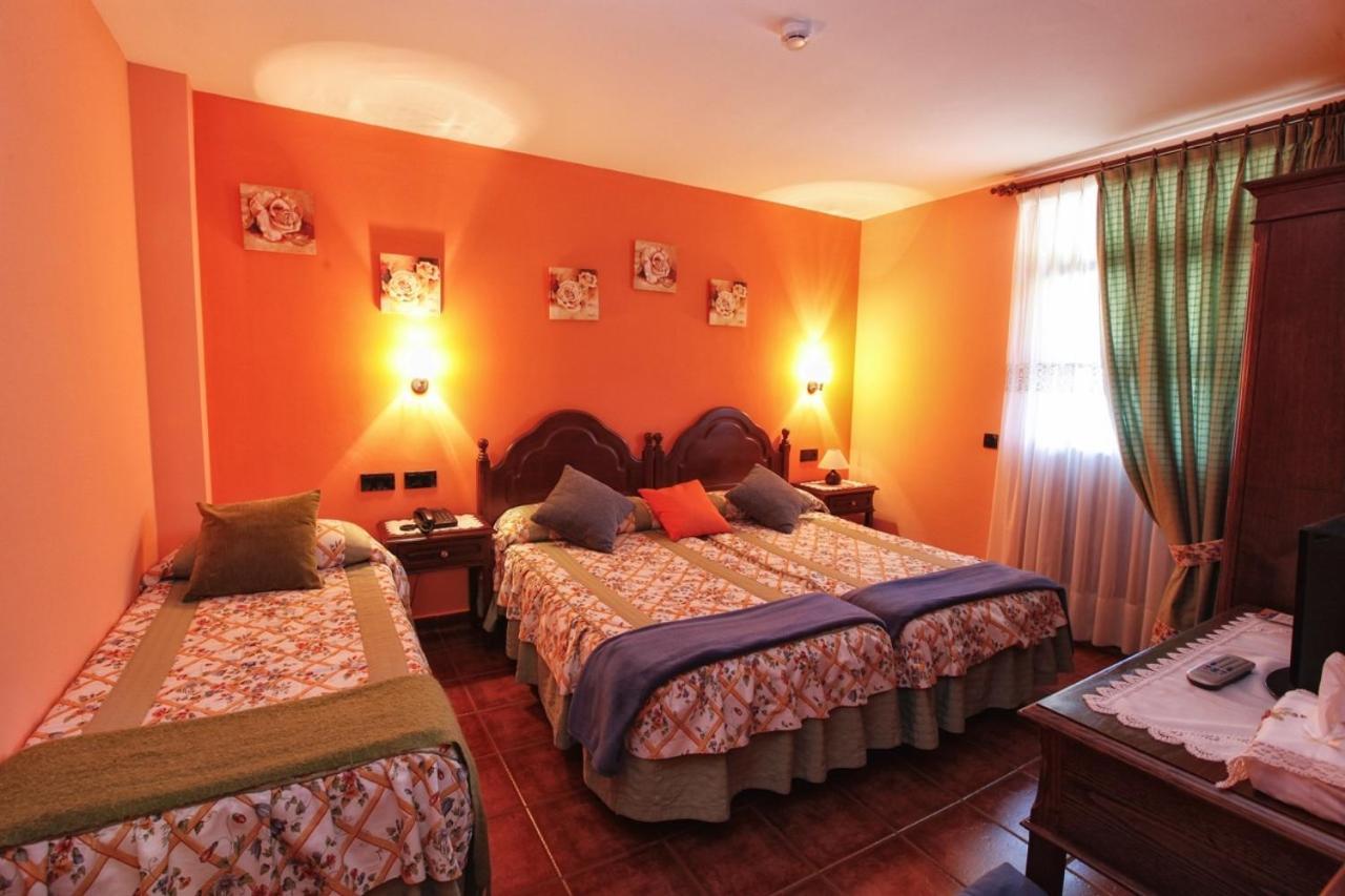 Double or Twin Room - Photo 4