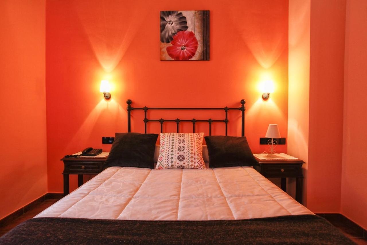 Double or Twin Room - Photo 3