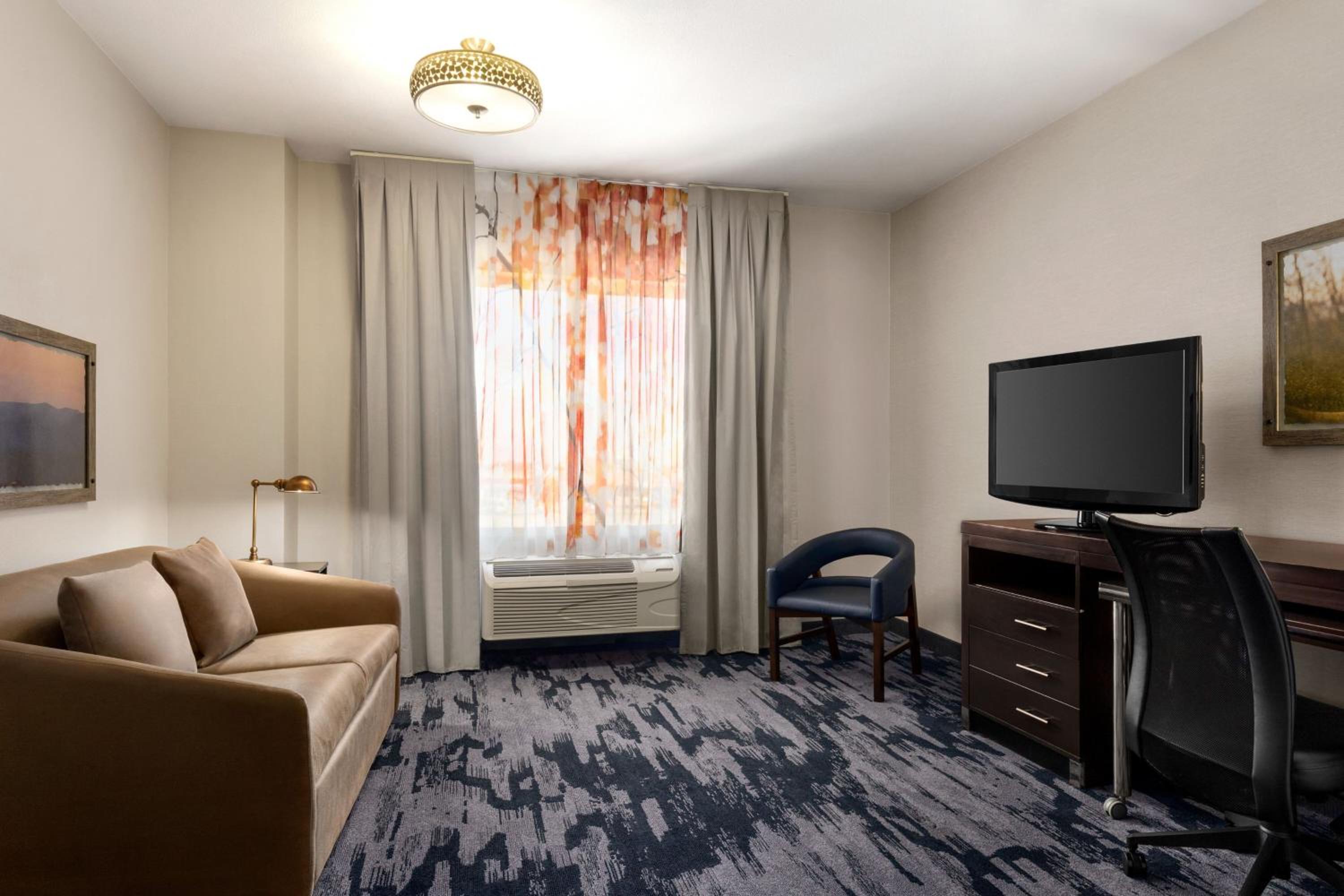 King Suite - Photo 3