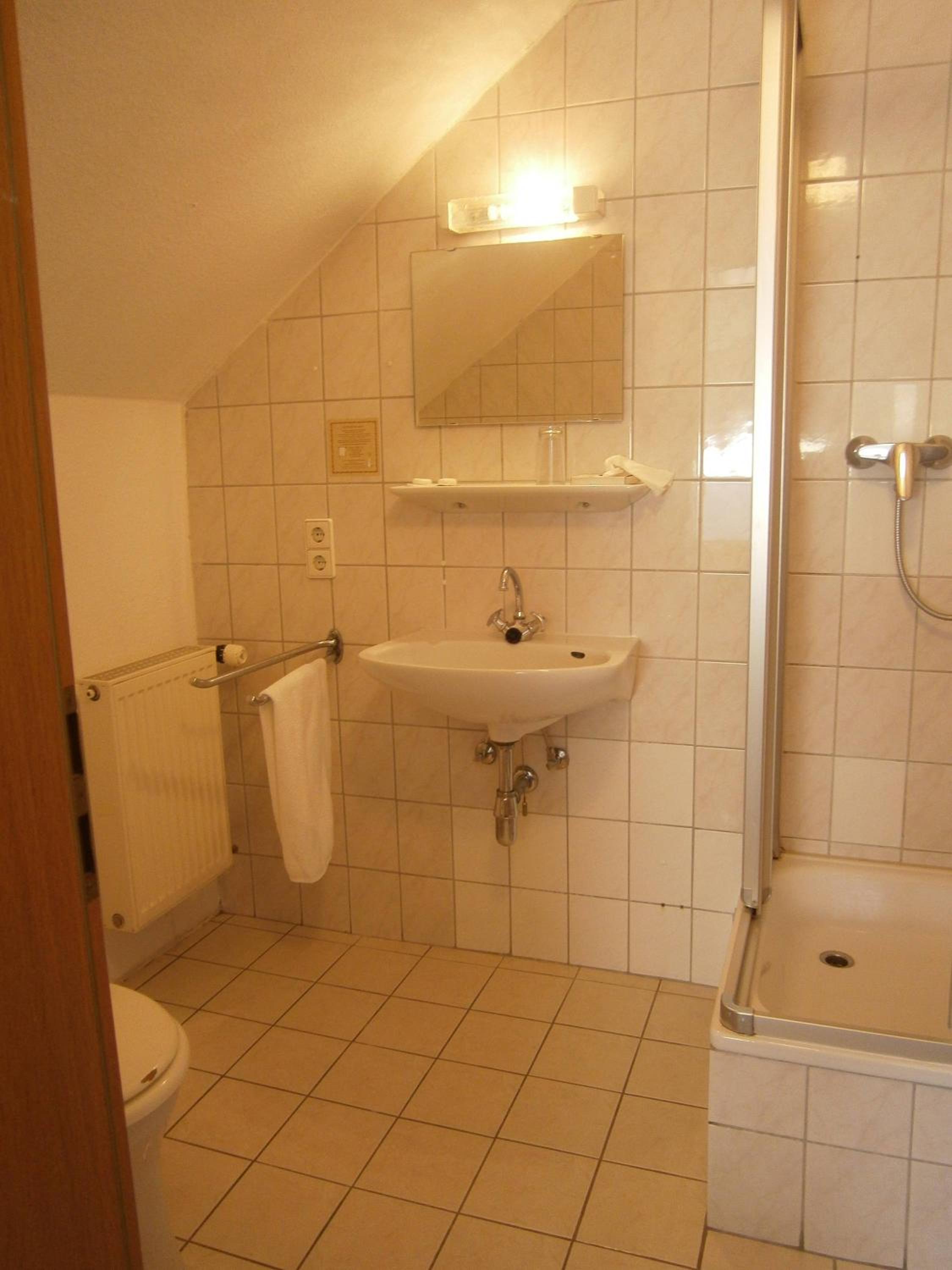 Double Room - Photo 12