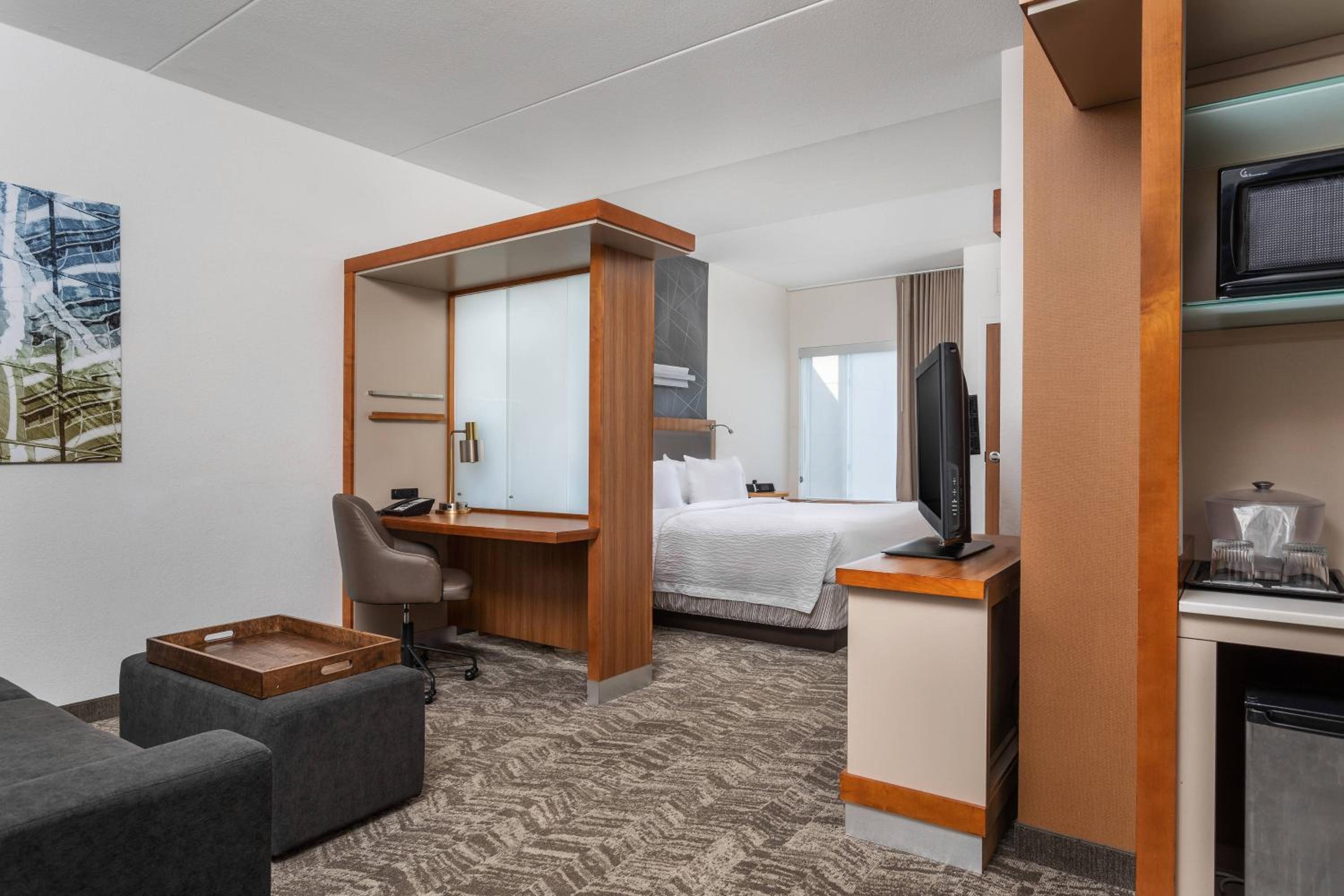 Large King Room with Sofa Bed - Hearing Accessible