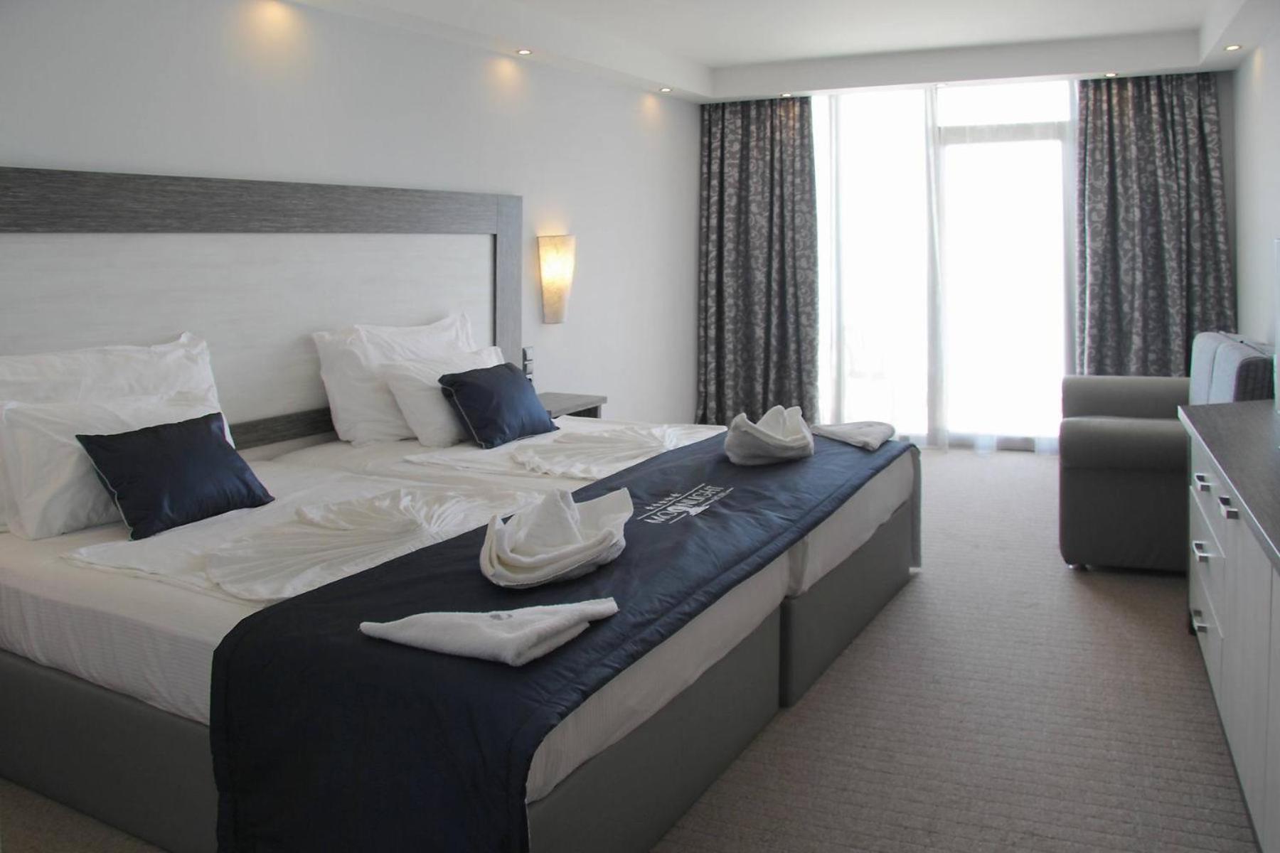 Double Room with Sea View - Photo 6