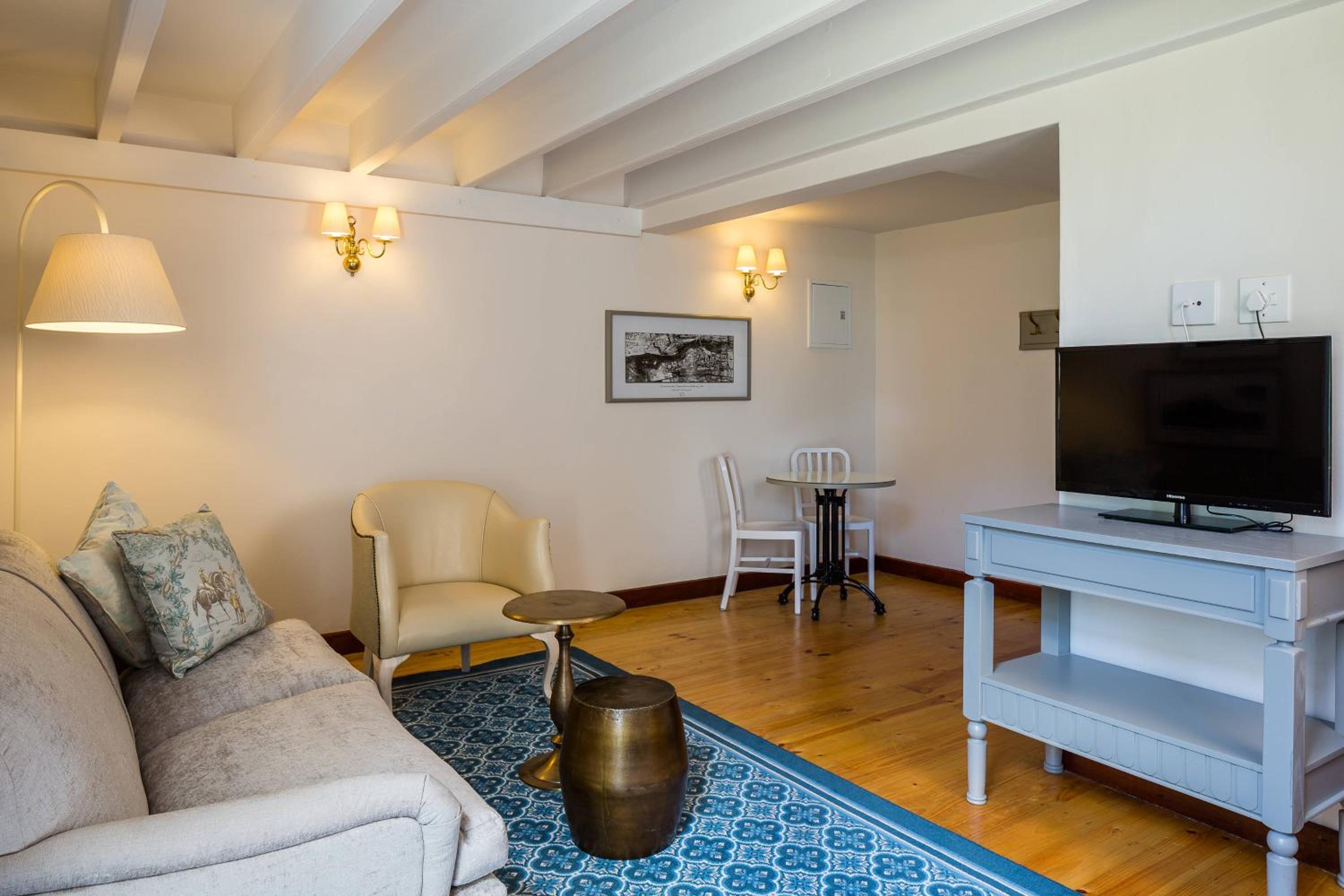 1 Bedroom Bi-level Loft, 1 Queen